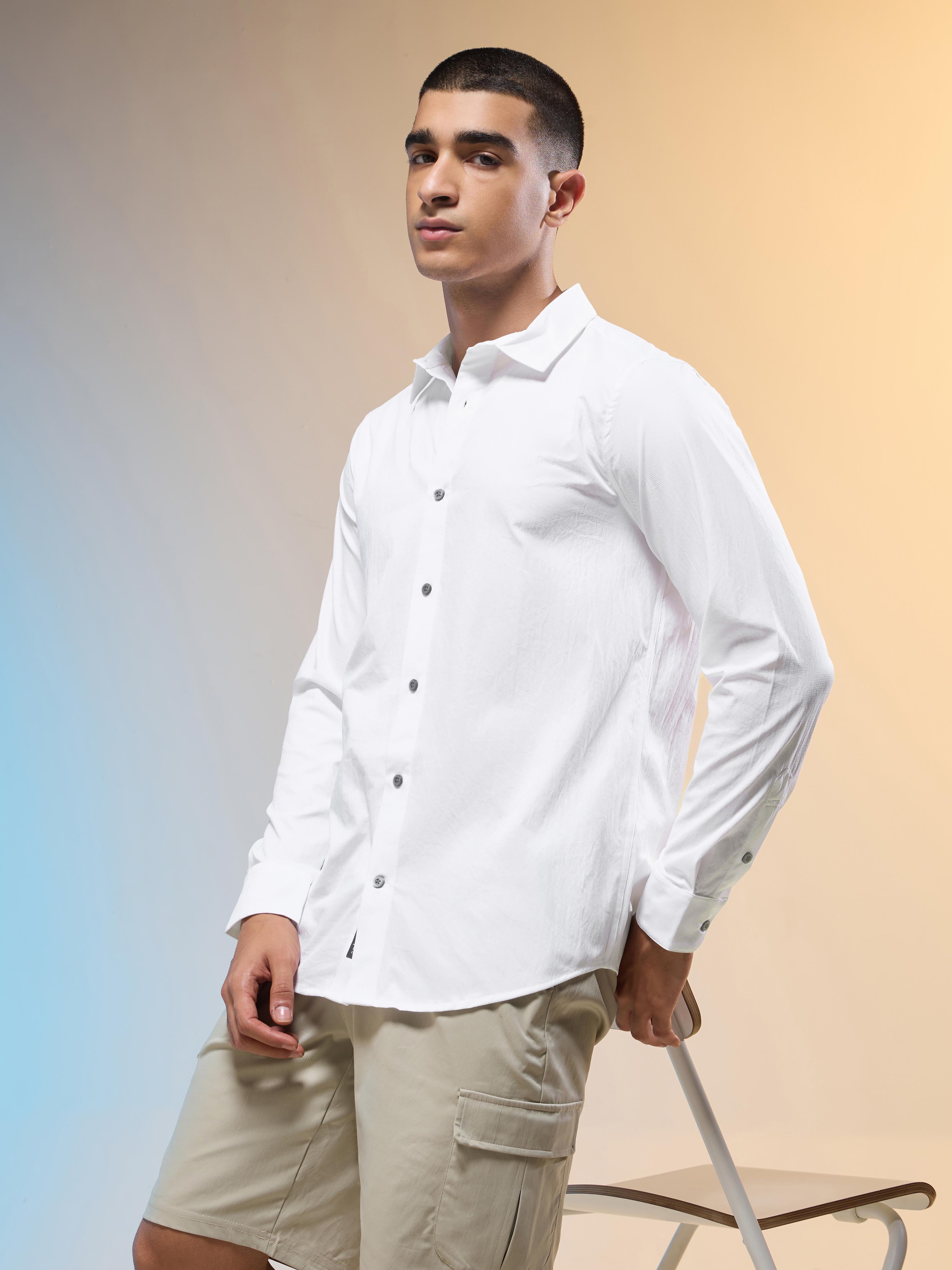 Men's Black Spread Collar Solid Slim Fit Shirt