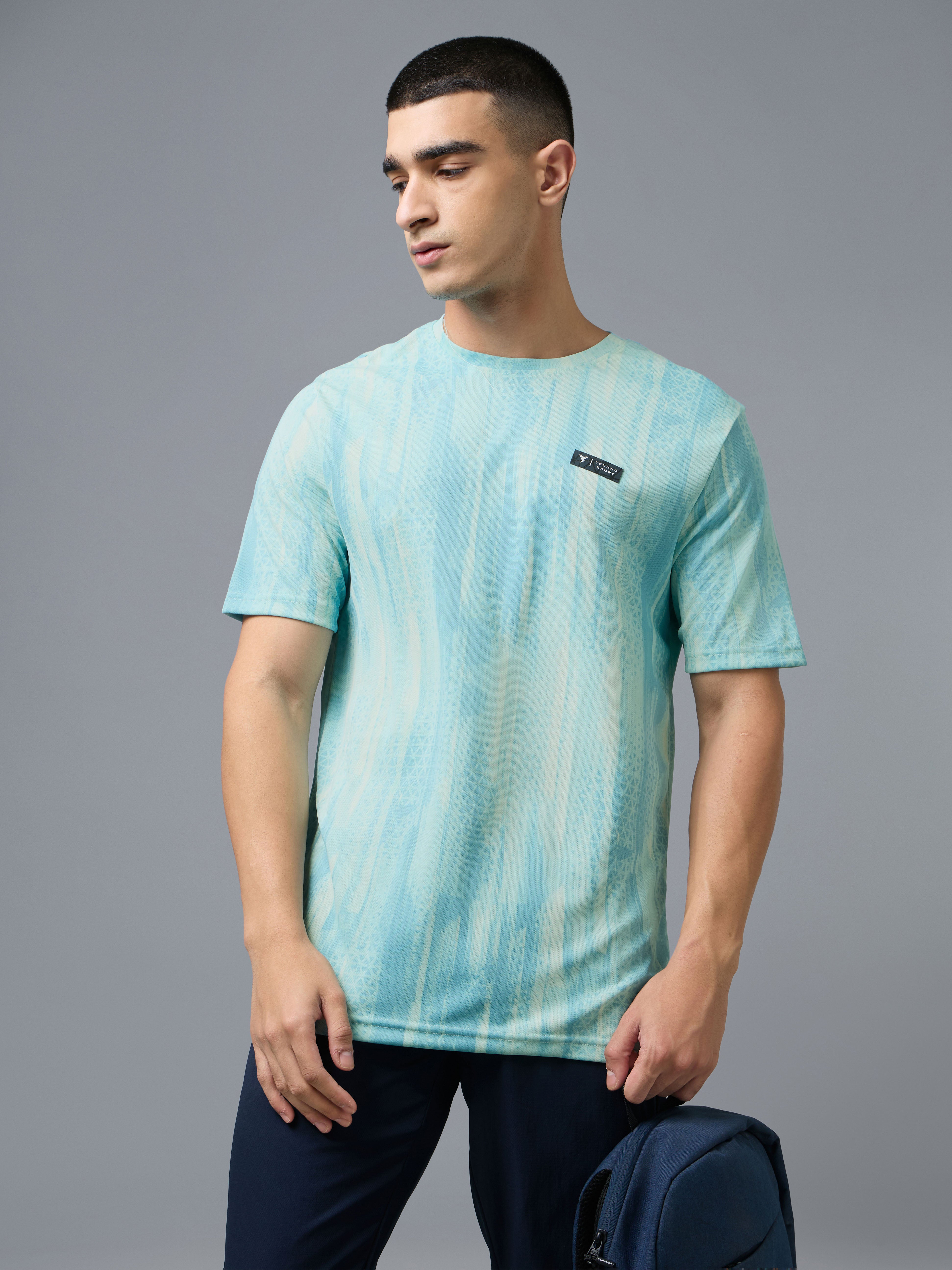 Men Abstract Print Slim Fit Crew Neck T-shirt with TECHNO COOL+