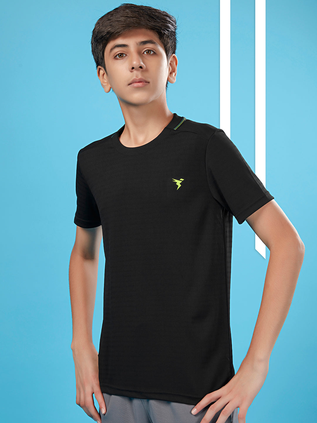 Boys Solid Slim Fit Round Neck T-shirt with TECHNOCOOL+