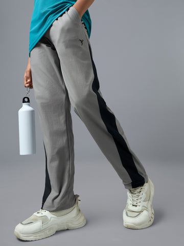 Boys Colorblock Regular Fit Shorts with 4 Way Crispy