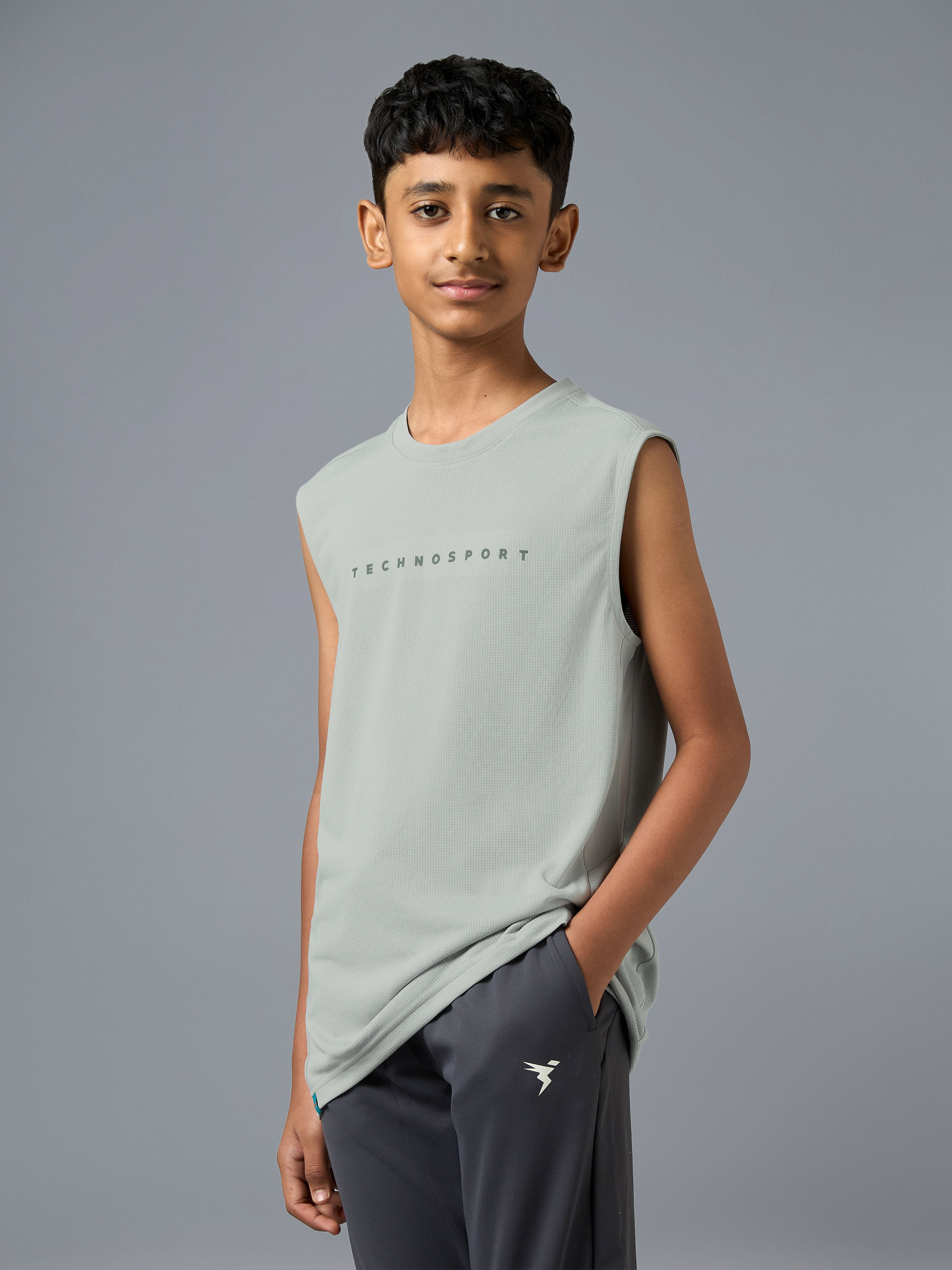 Boys' Millenova Sleeveless T-Shirt, Quick Dry Sports Tee with VENTMESH