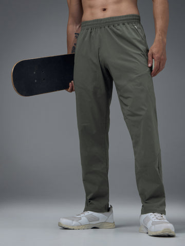 Men Solid Regular Fit Trackpants with TS FLEXI