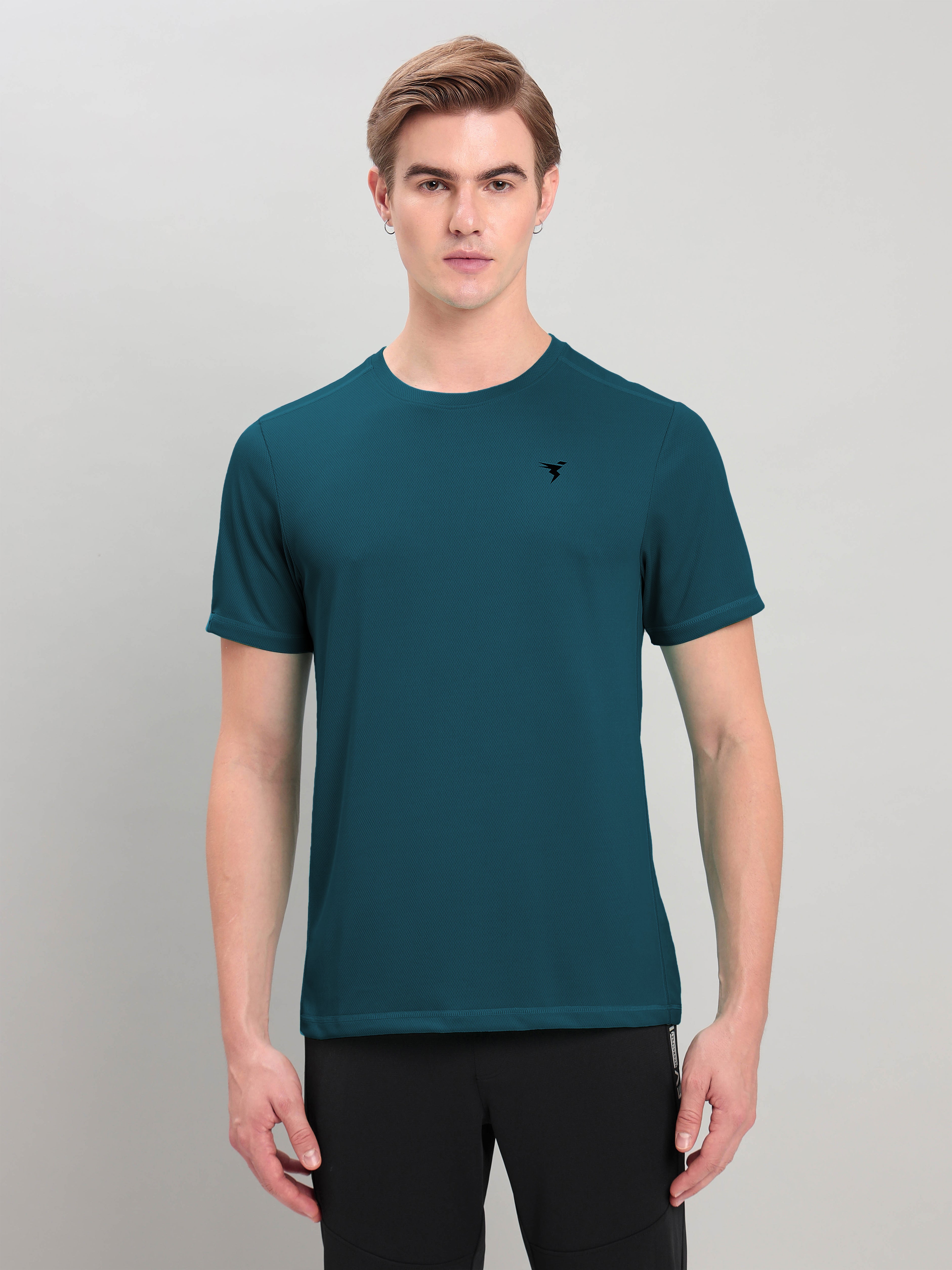 Men Solid Slim Fit Crew Neck T-shirt with TECHNO COOL+