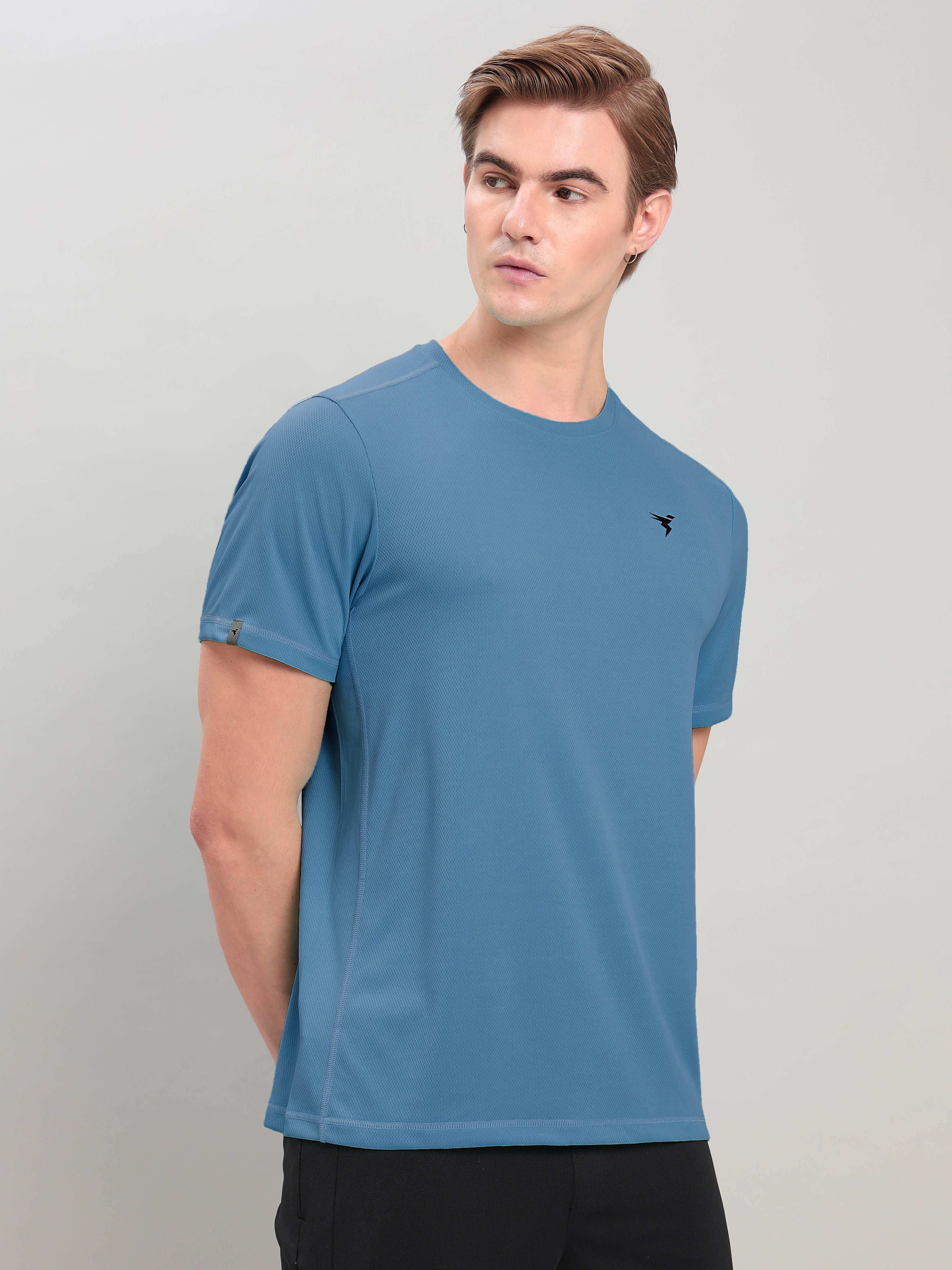 Men Solid Slim Fit Crew Neck T-shirt with TECHNO COOL+