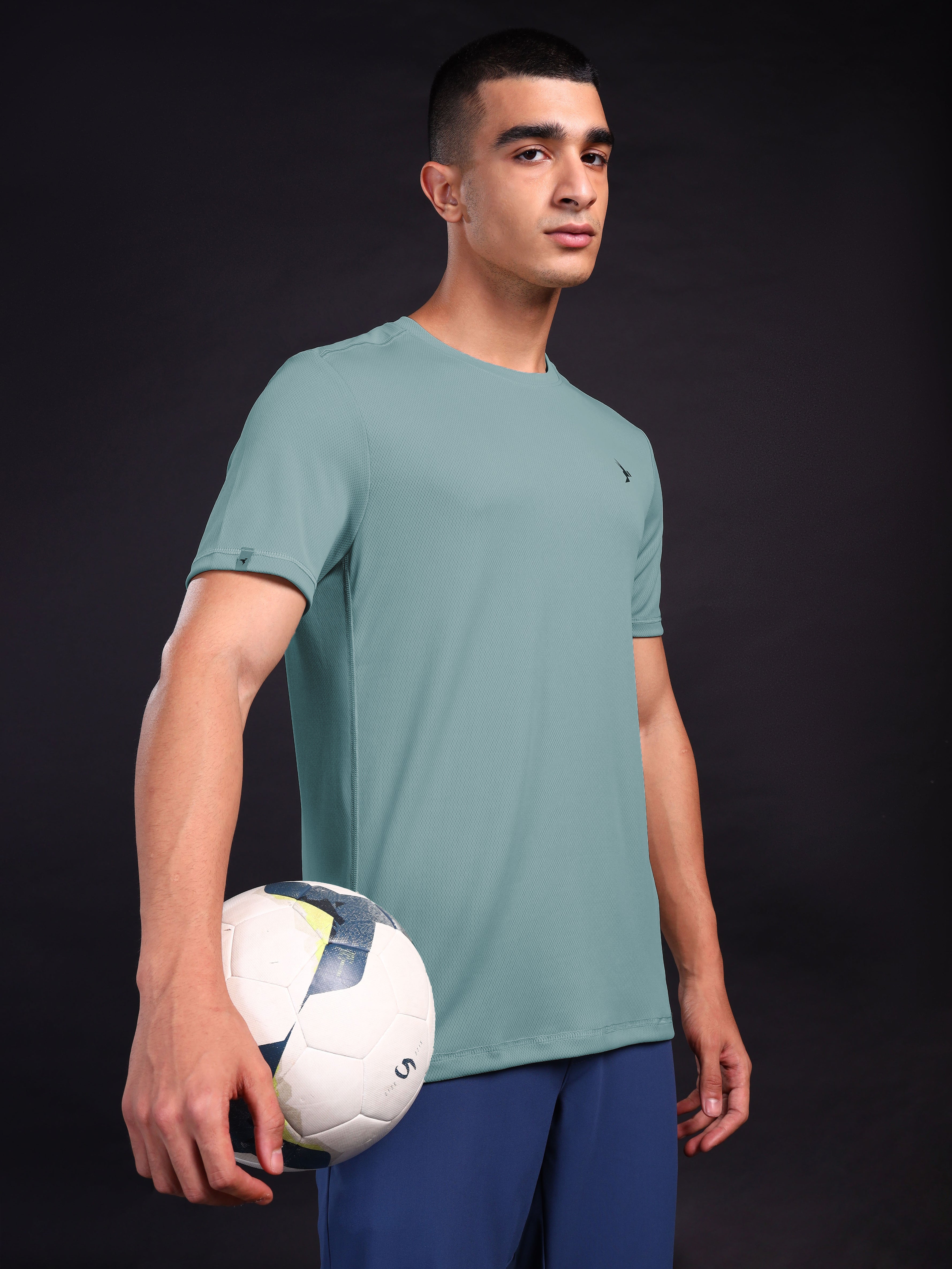 Men Solid Slim Fit Crew Neck T-shirt with TECHNO COOL+