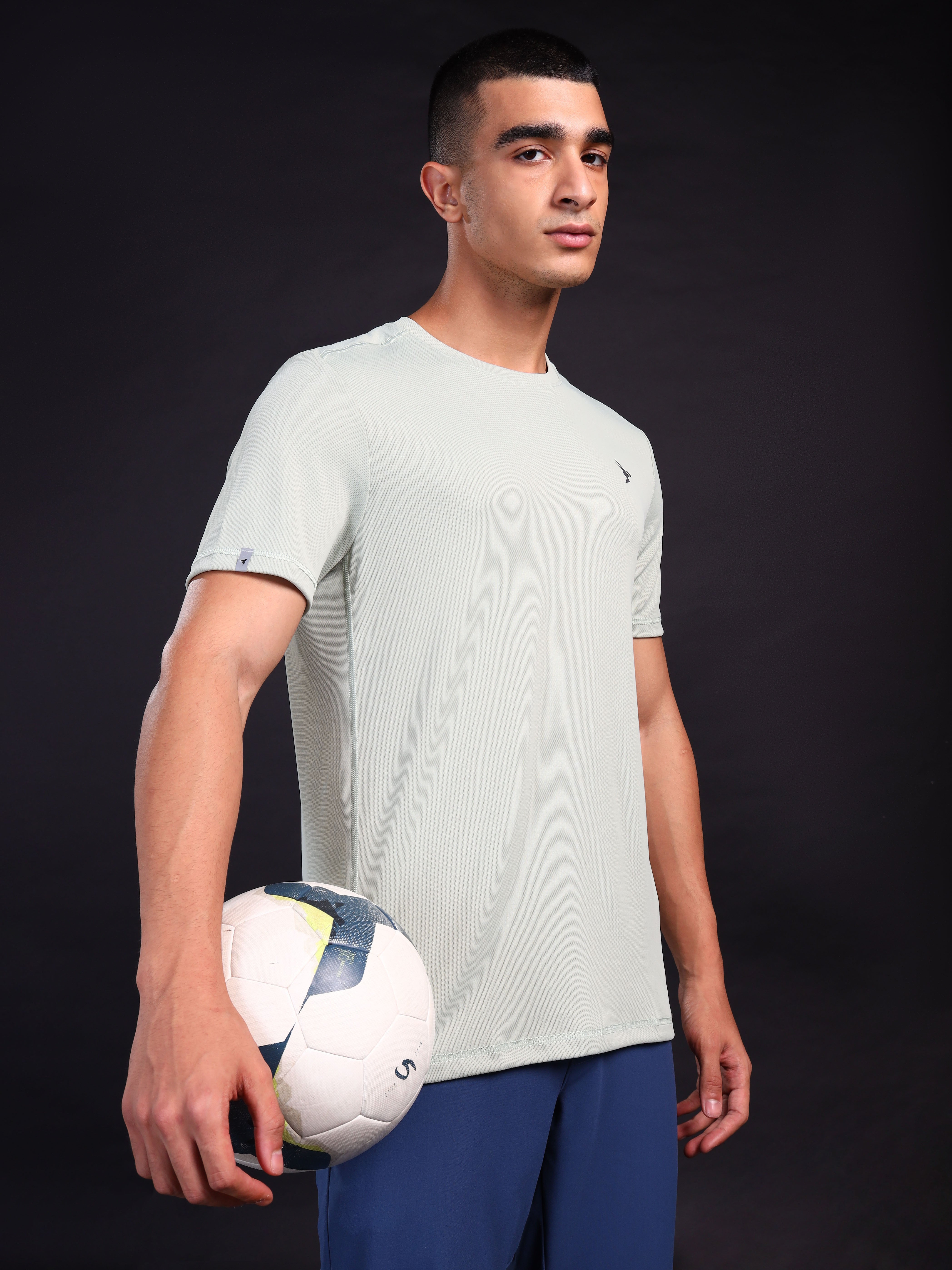 Men Solid Slim Fit Crew Neck T-shirt with TECHNO COOL+