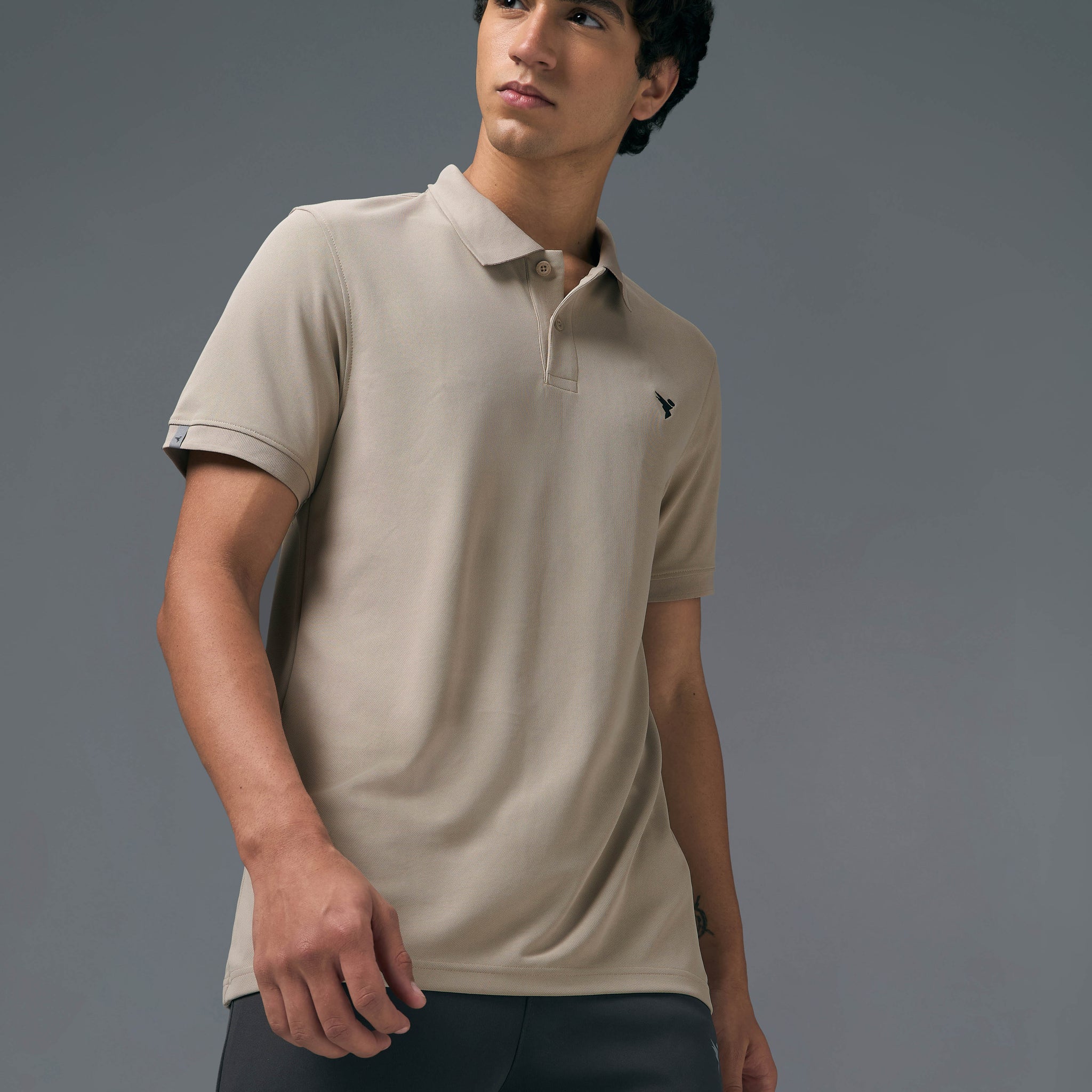 Men Solid Slim Fit Polo T-shirt with MATPIQ