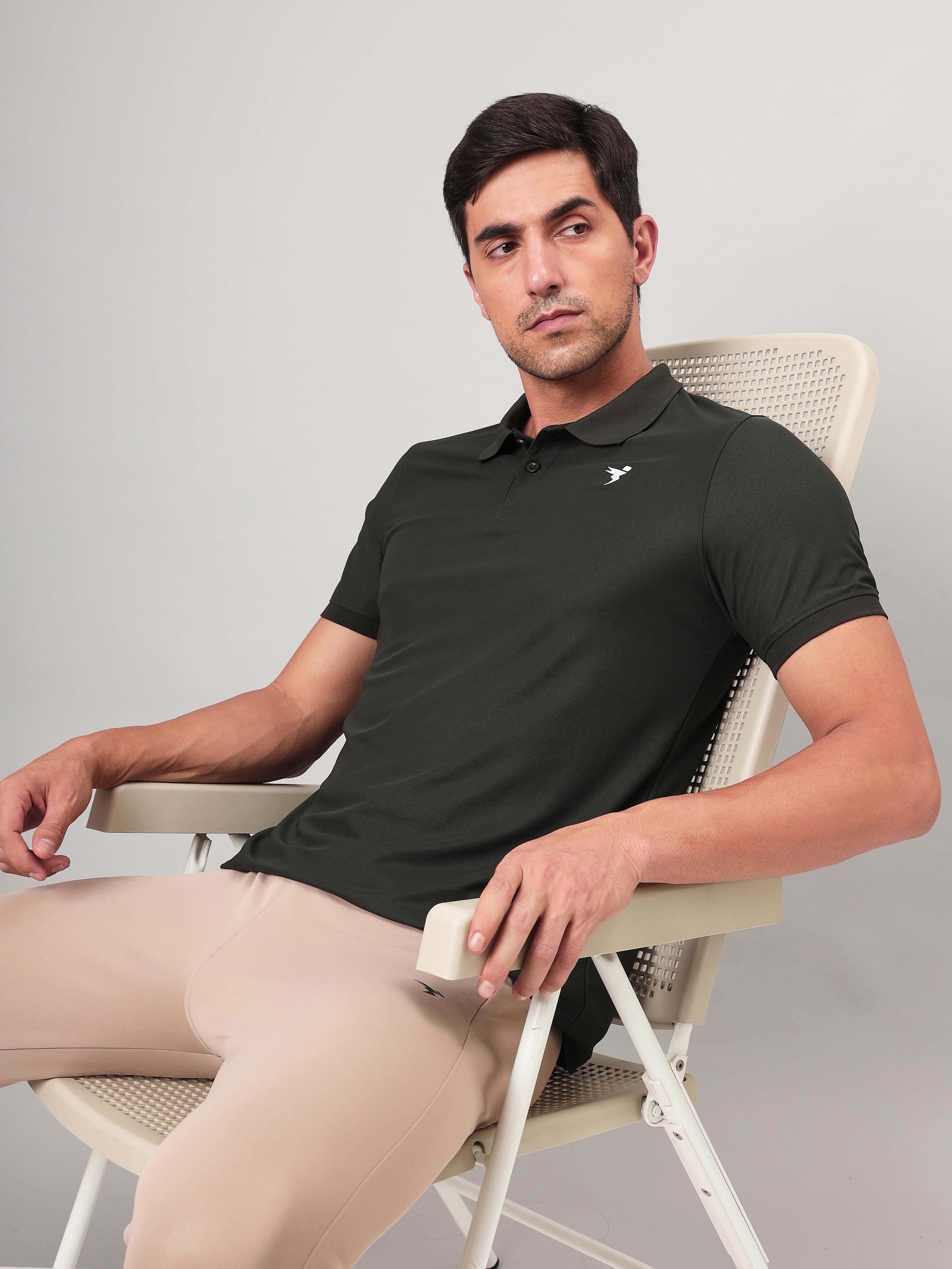 Men Solid Slim Fit Polo T-shirt with MATPIQ