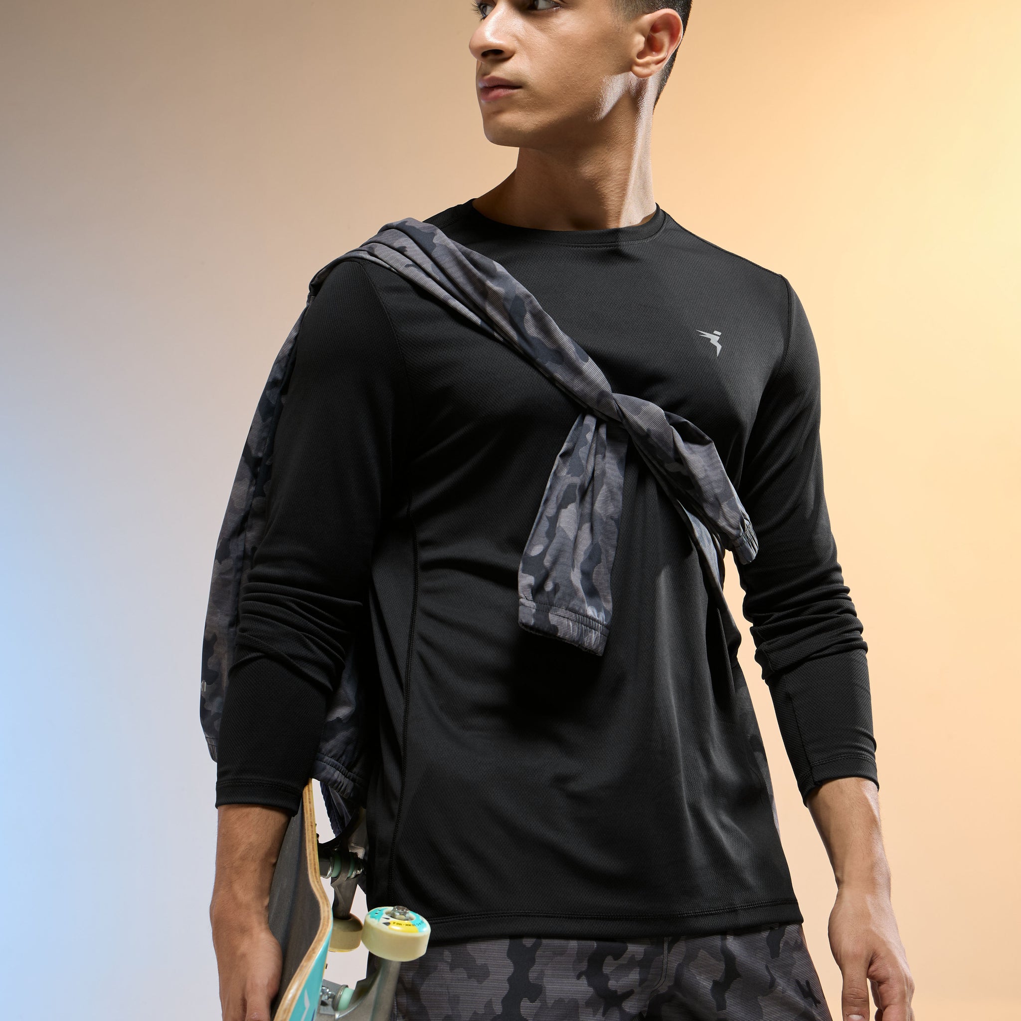 Men Solid Slim Fit Crew Neck T-shirt with TECHNO COOL+