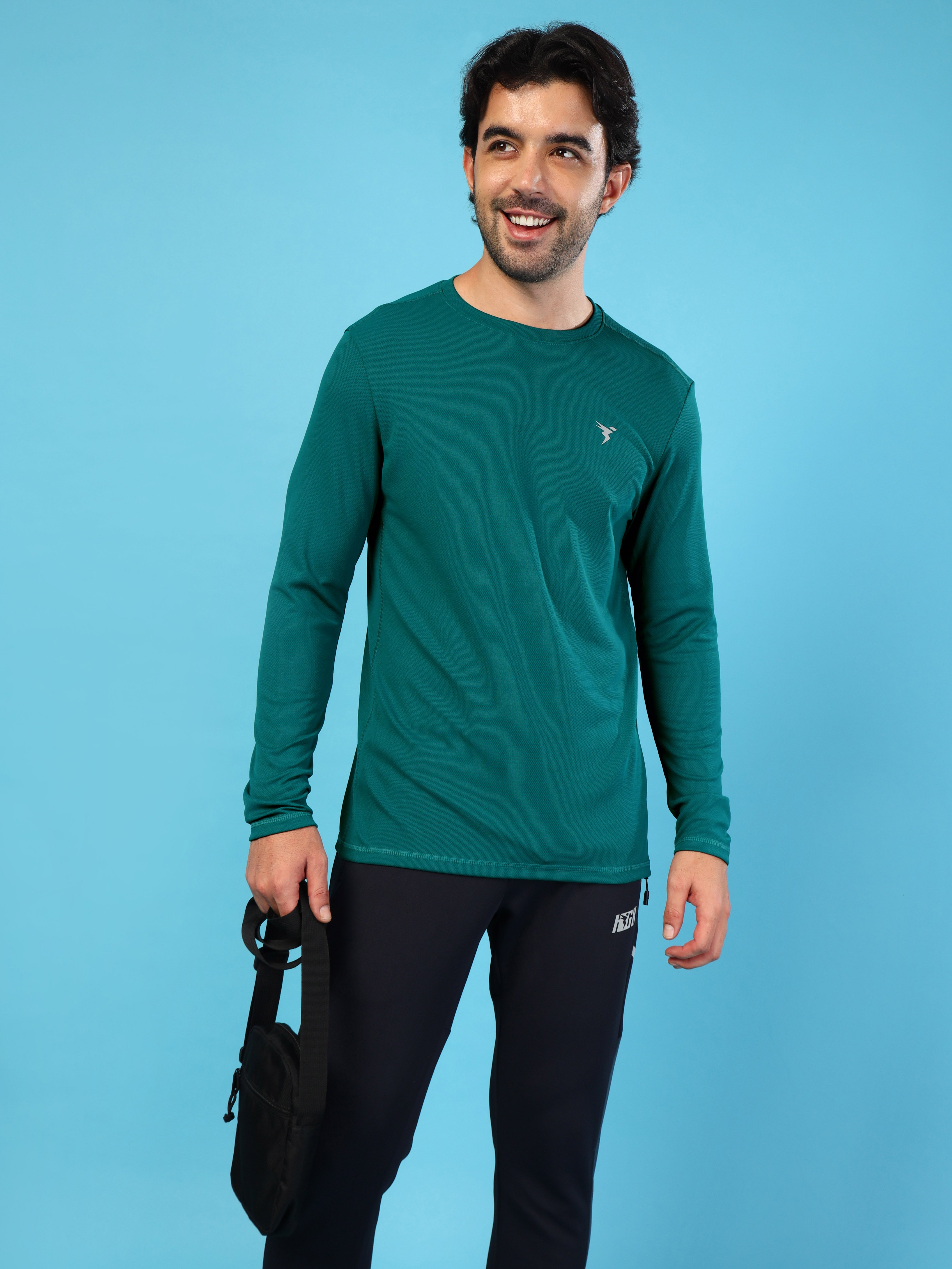 Men Solid Slim Fit Crew Neck T-shirt with TECHNO COOL+