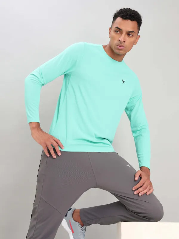 Men Solid Slim Fit Crew Neck T-shirt with TECHNO COOL+