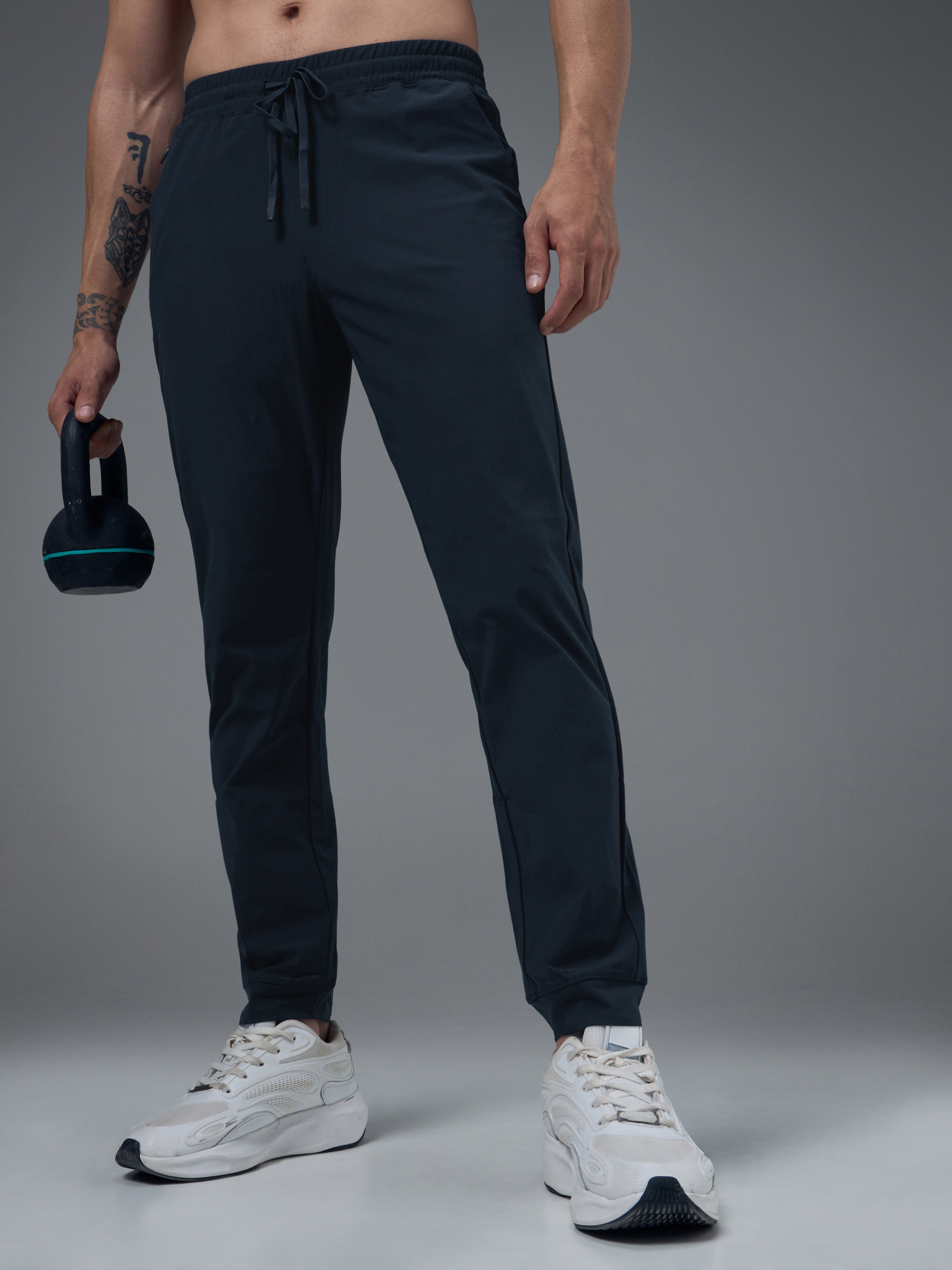Men Solid Regular Fit Joggers Pants with DURACOOL+