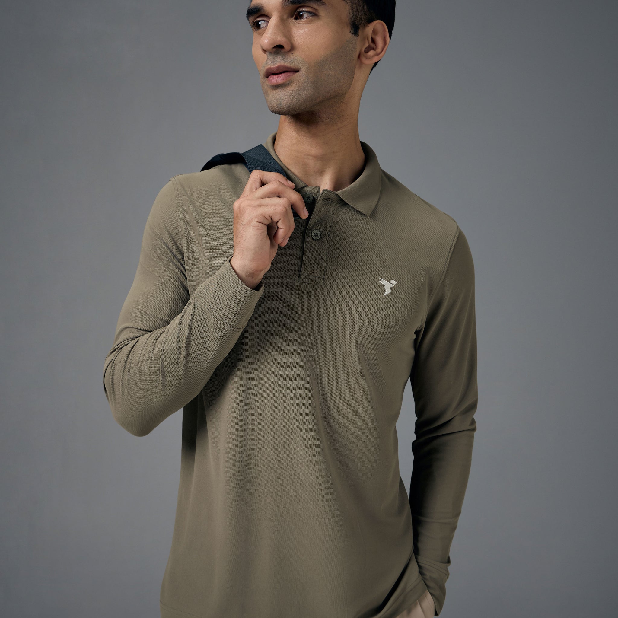 Men Solid Slim Fit Polo T-shirt with MATPIQ