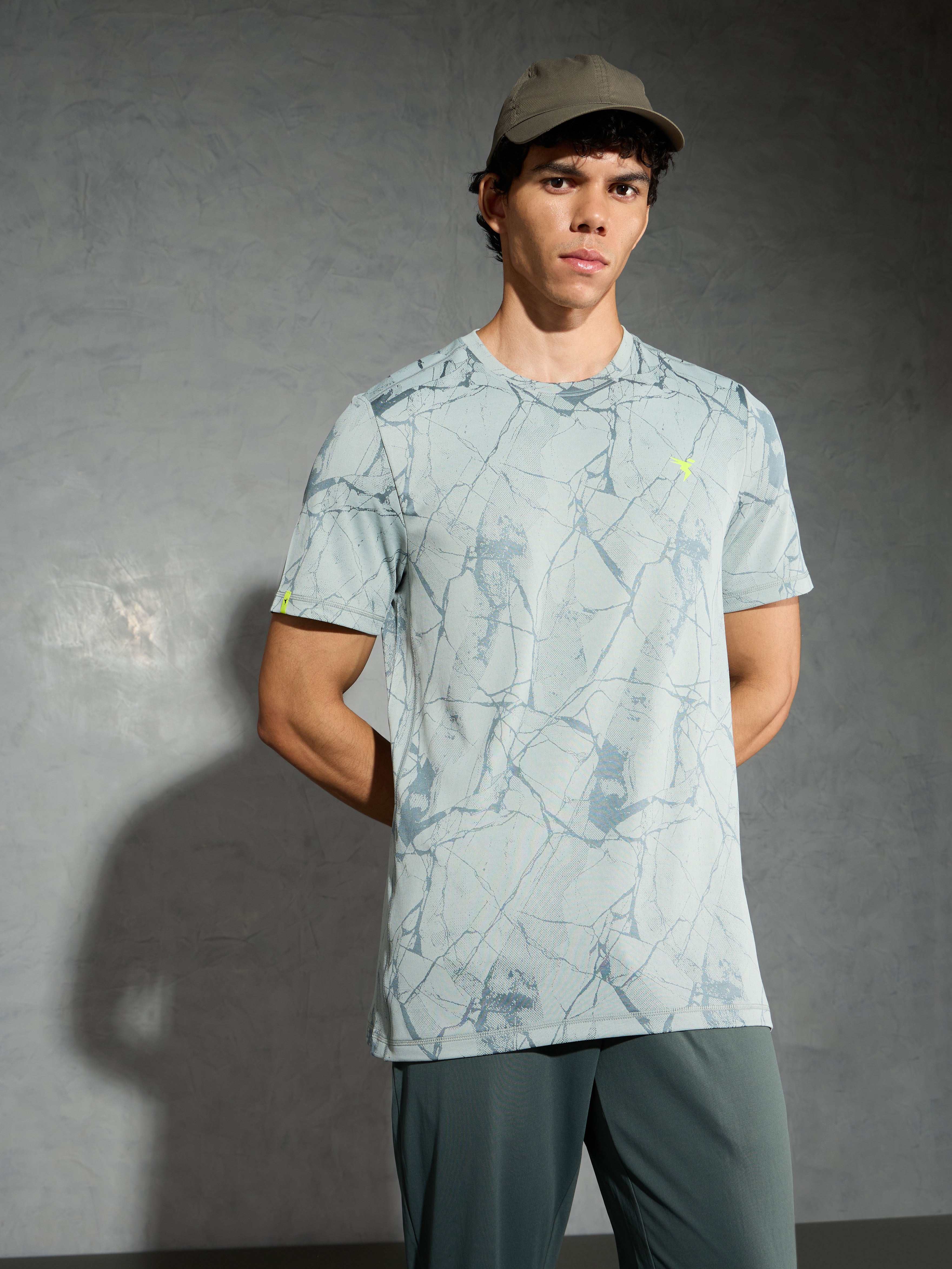 Men Slim Fit Crew Neck T-shirt with Double Cool