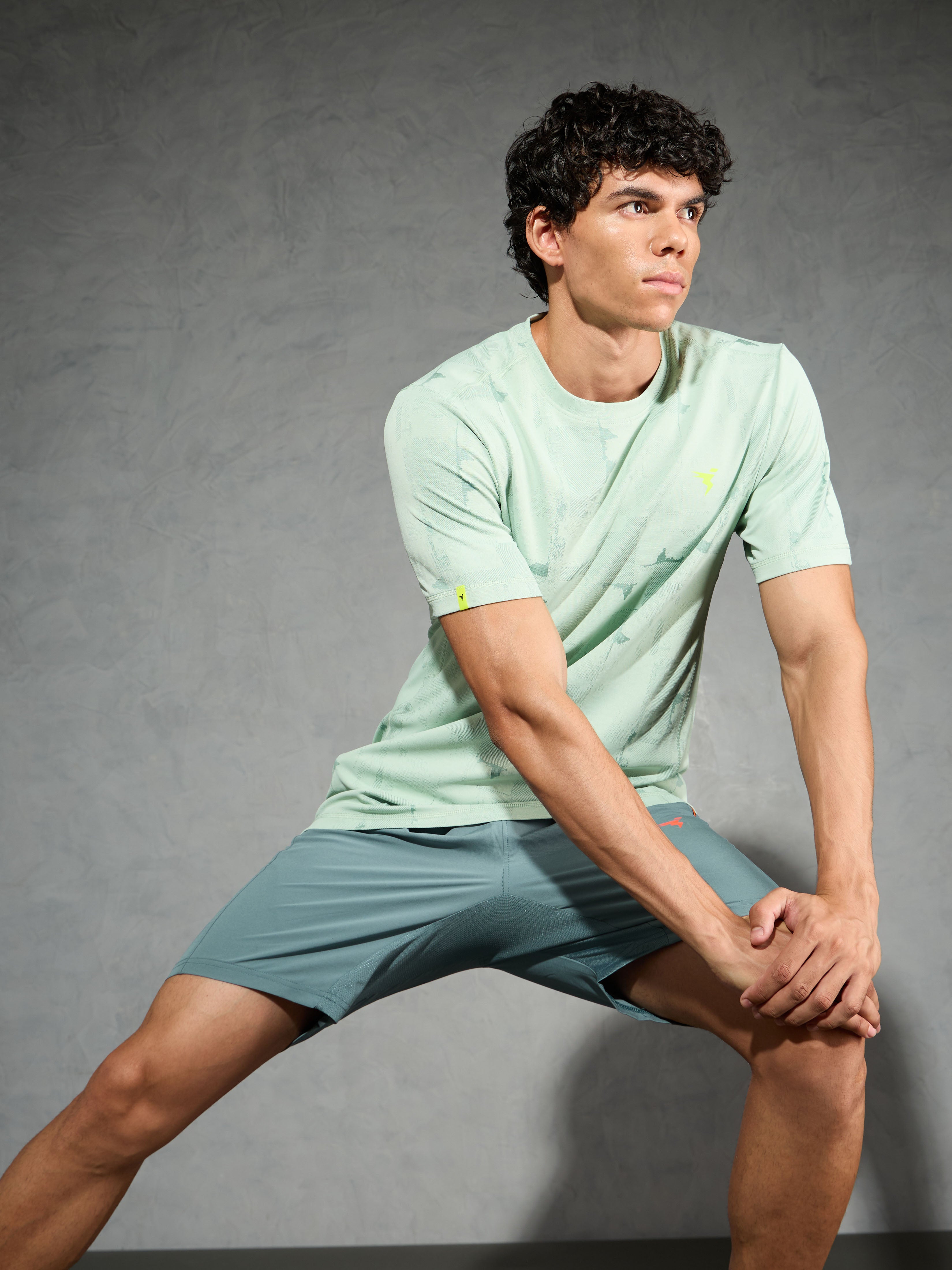 Men Jacquard Slim Fit Crew Neck T-shirt with DOUBLE COOL