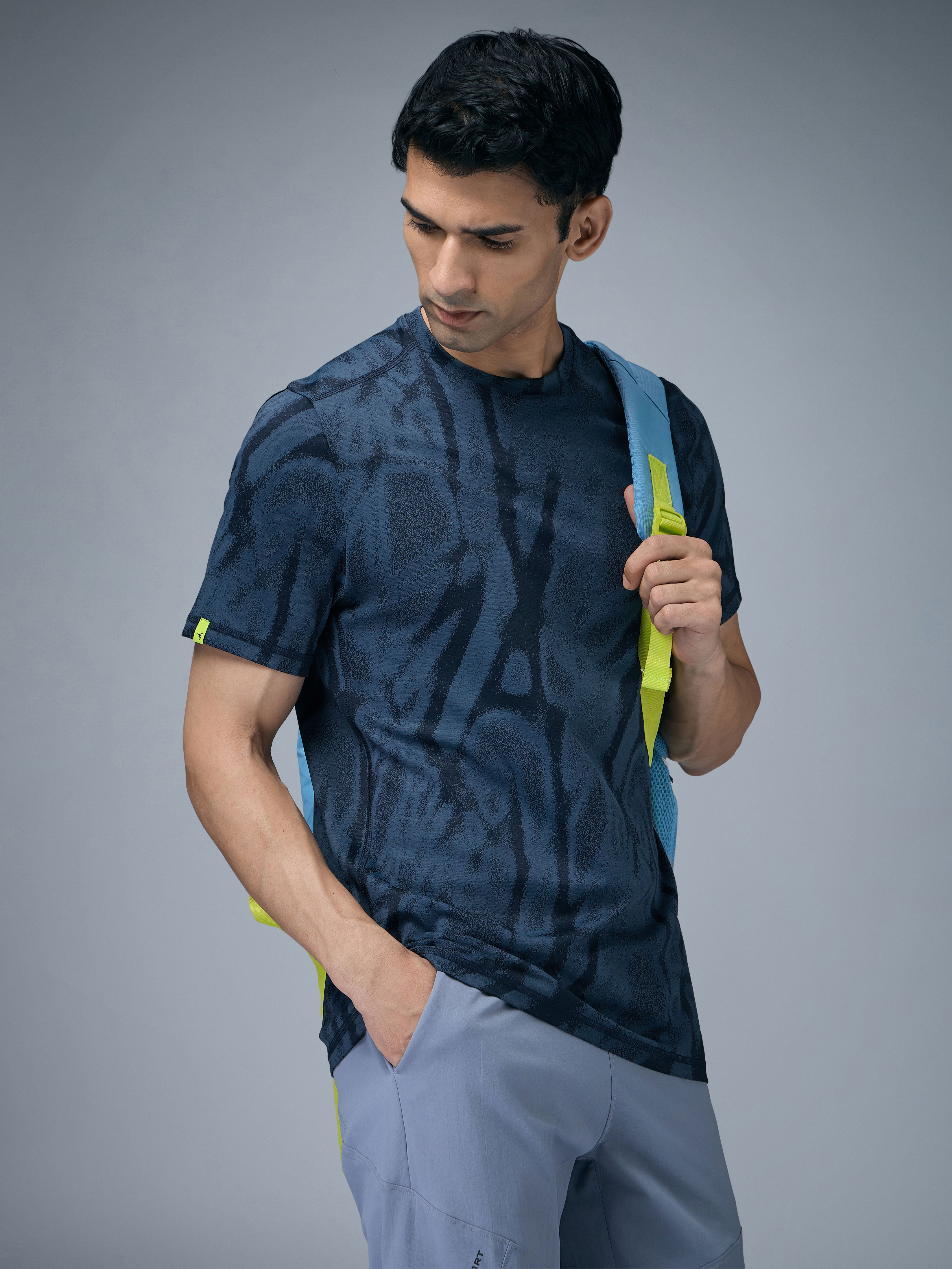 Men Jacquard Slim Fit Crew Neck T-shirt with DOUBLE COOL