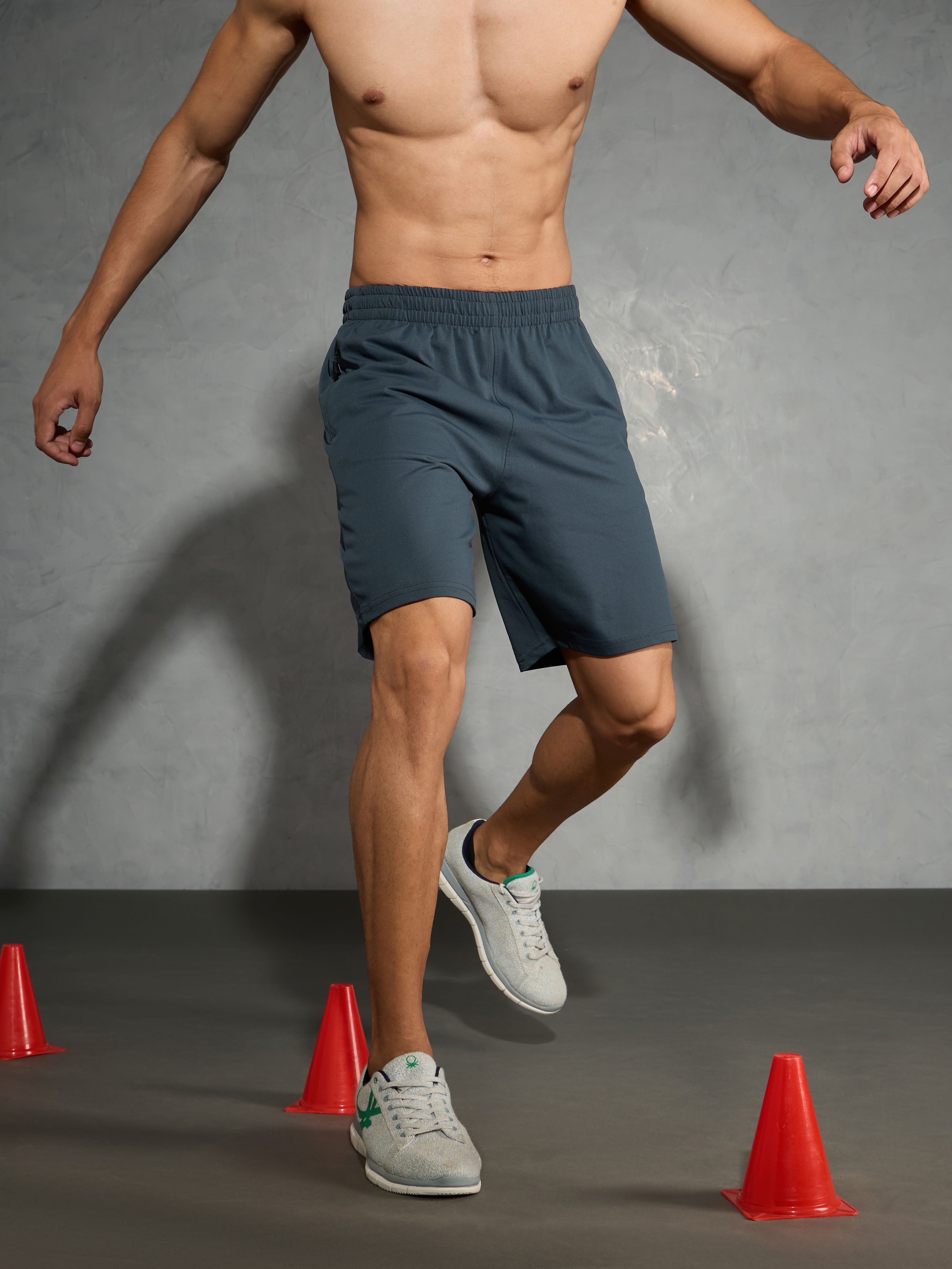 Men Melange Slim Fit Shorts with TECHNOLITE