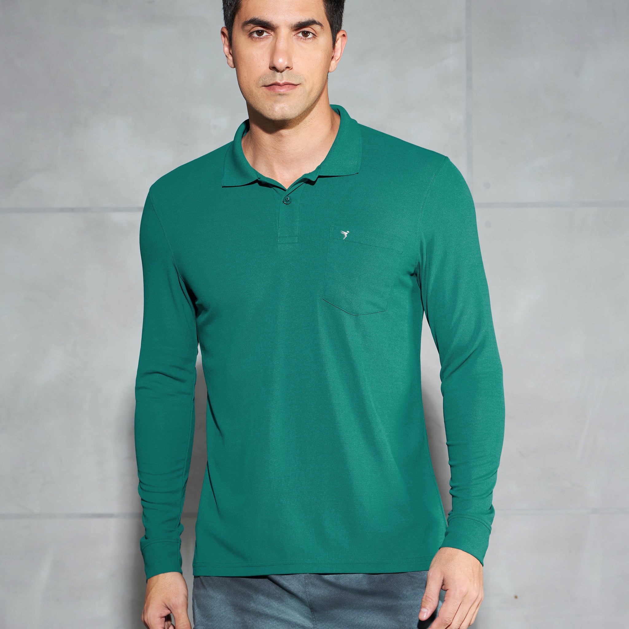 Men Solid Slim Fit Polo T-shirt with MATPIQ