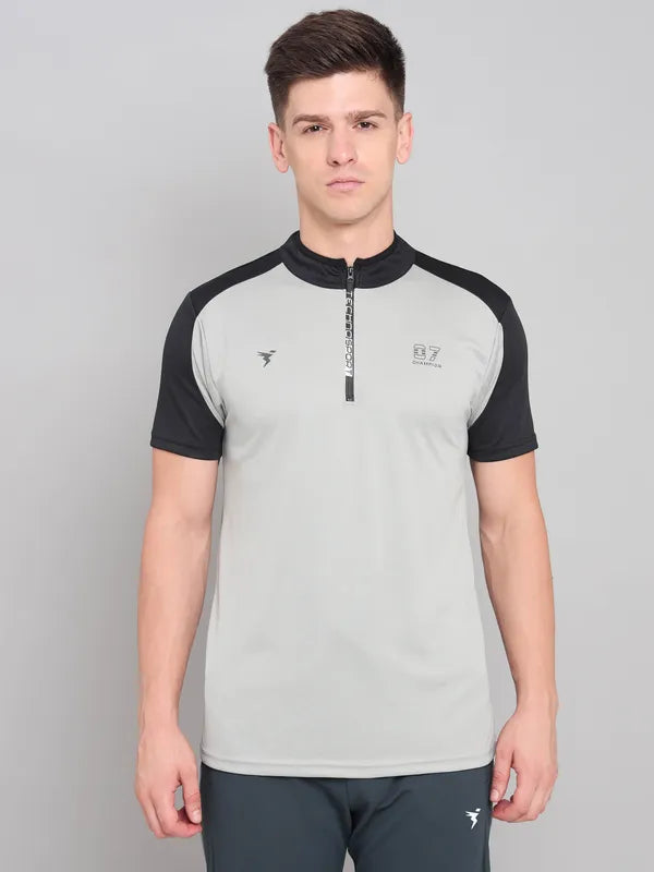 Men Colorblock Slim Fit Mock Neck T-shirt with TECHNO COOL+