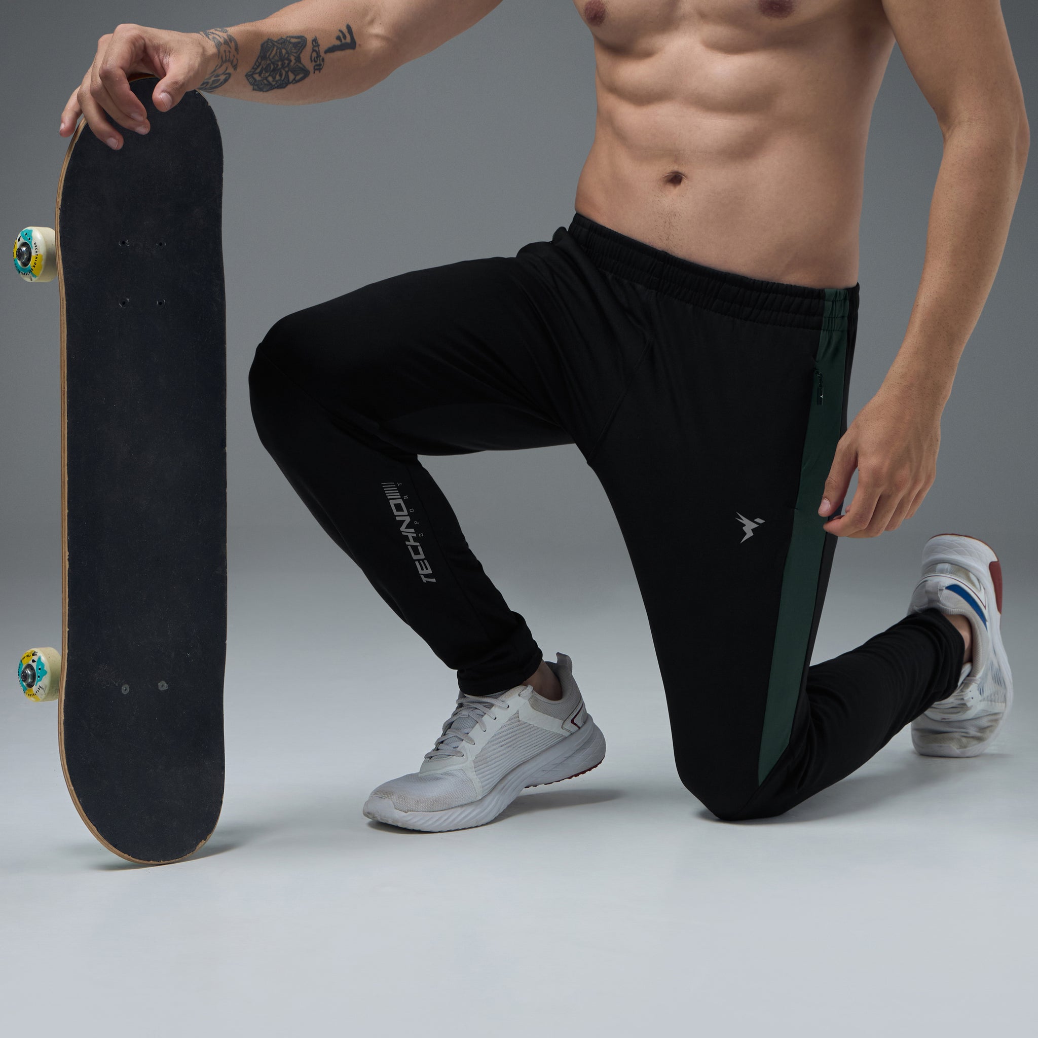 Men Solid Slim Fit Trackpants with TECHNO DRY