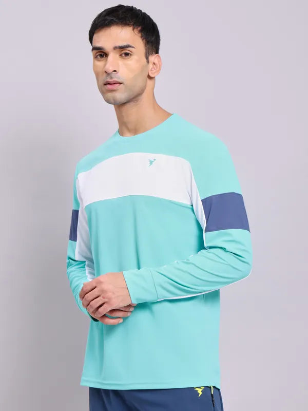 Men Colorblock Slim Fit Crew Neck T-shirt with TECHNOLITE