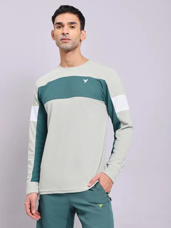 Men Colorblock Slim Fit Crew Neck T-shirt with TECHNOLITE