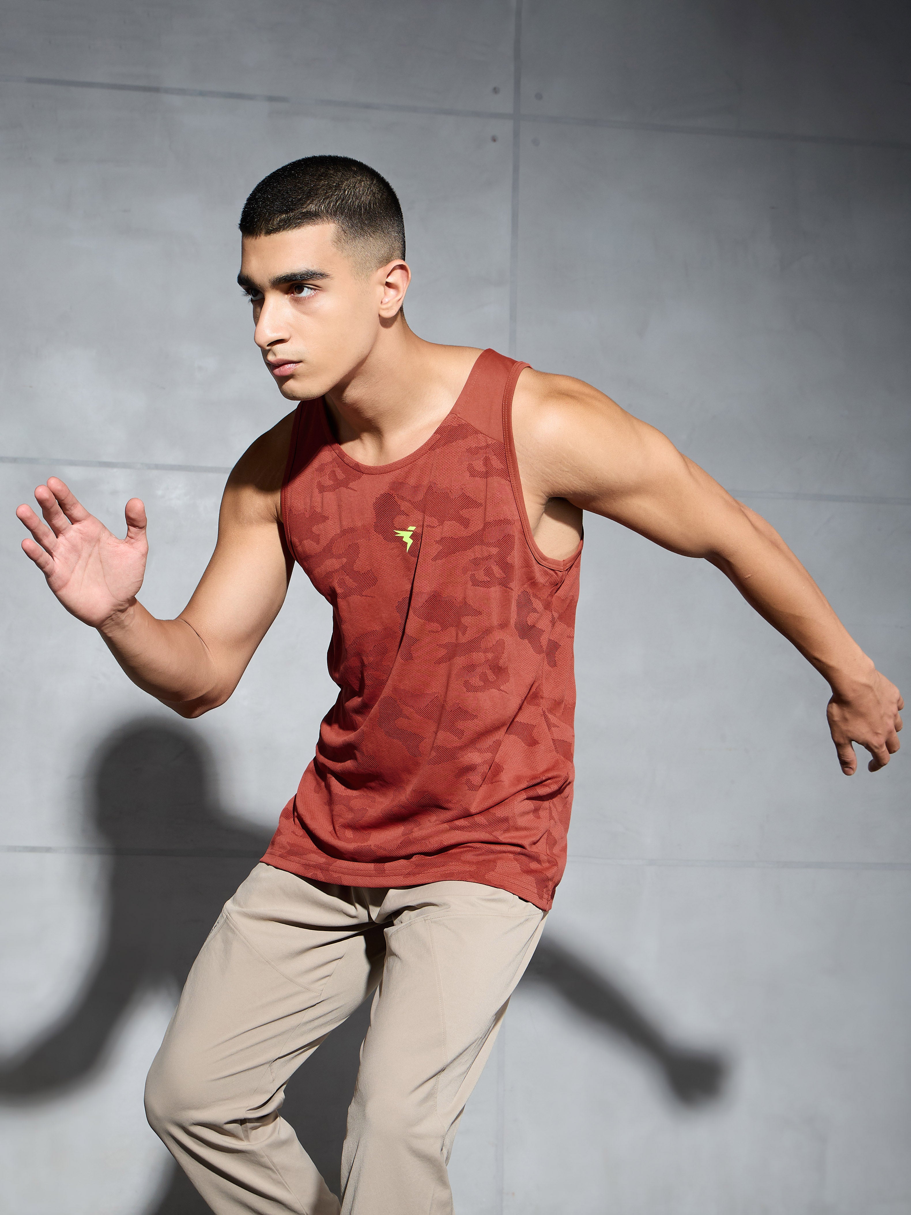 Men Colorblock Slim Fit Crew Neck Innerwear Vest with VENTMESH