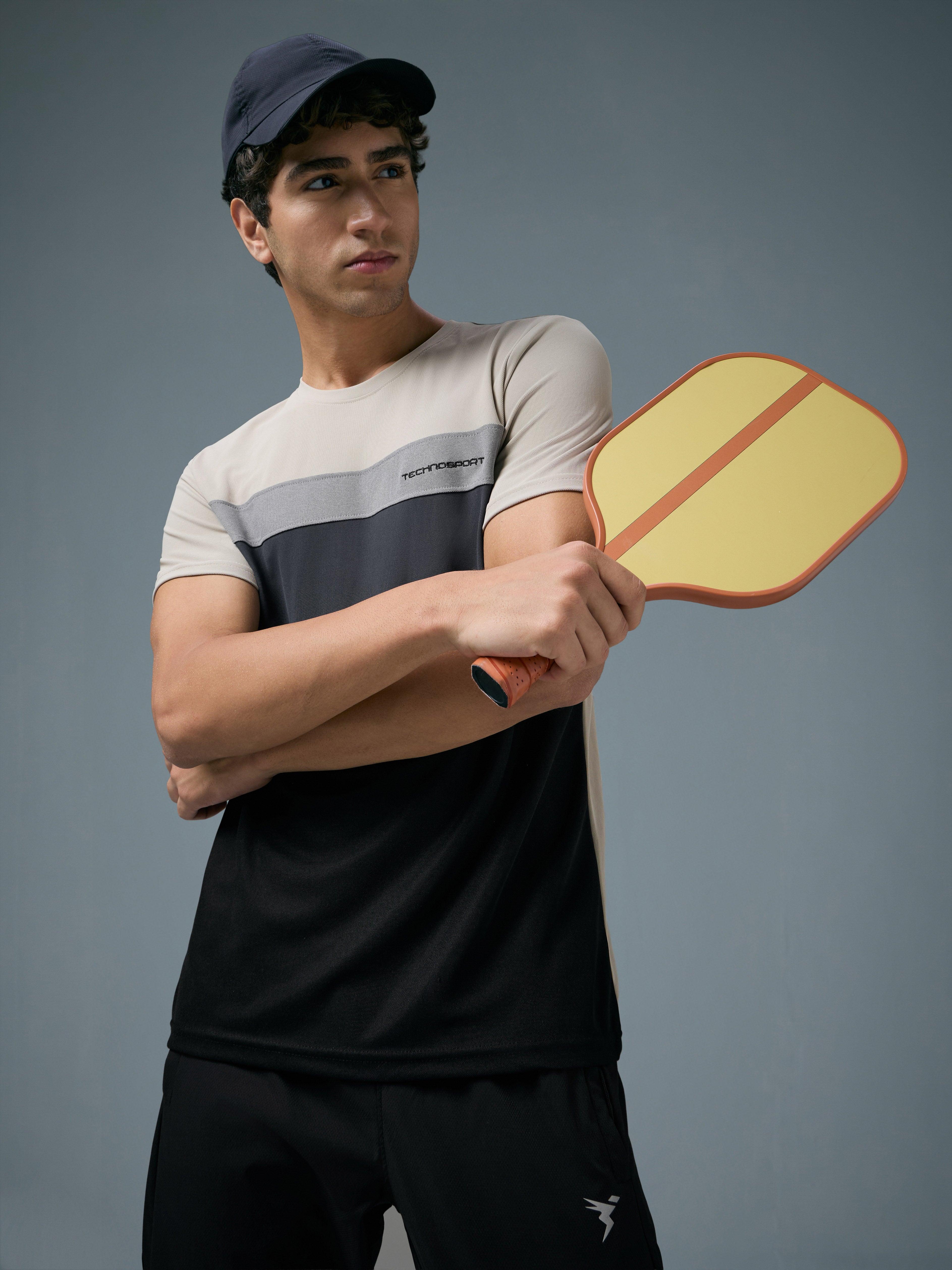 Men Colorblock Slim Fit Crew Neck T-shirt with MATPIQ