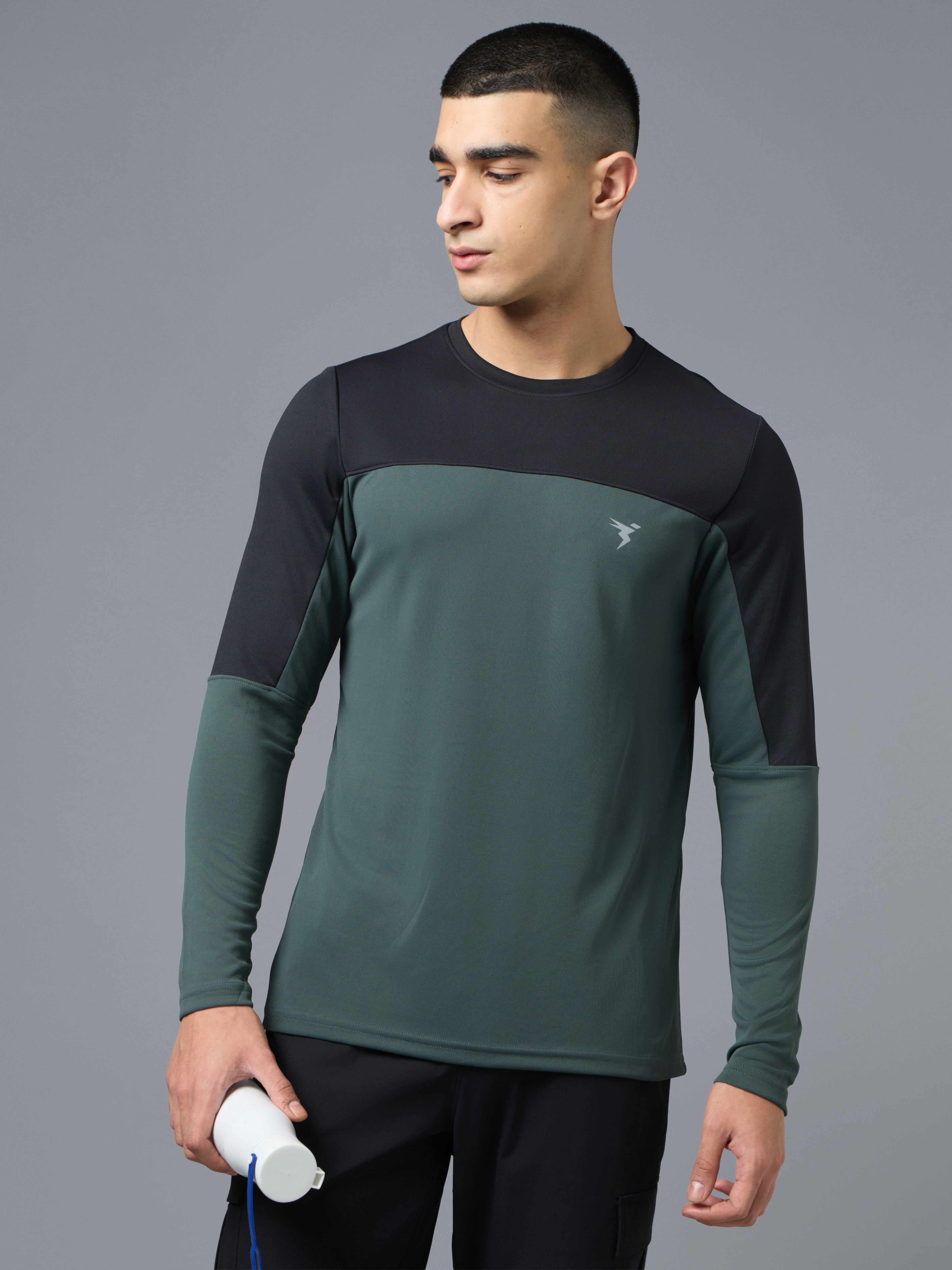 Men Colorblock Slim Fit Crew Neck T-shirt with TECHNO COOL+