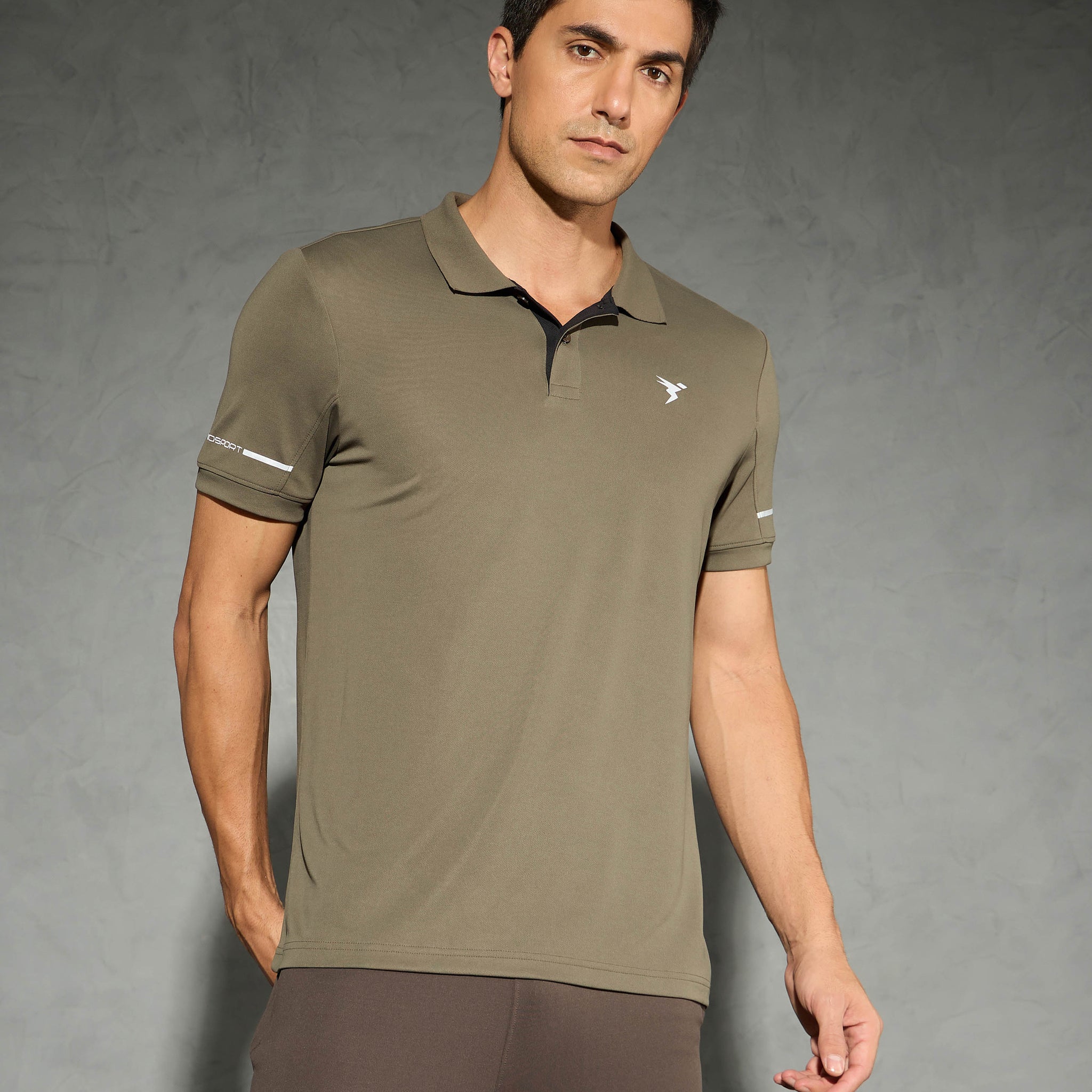 Men Solid Slim Fit Polo T-shirt with TECHNO COOL+