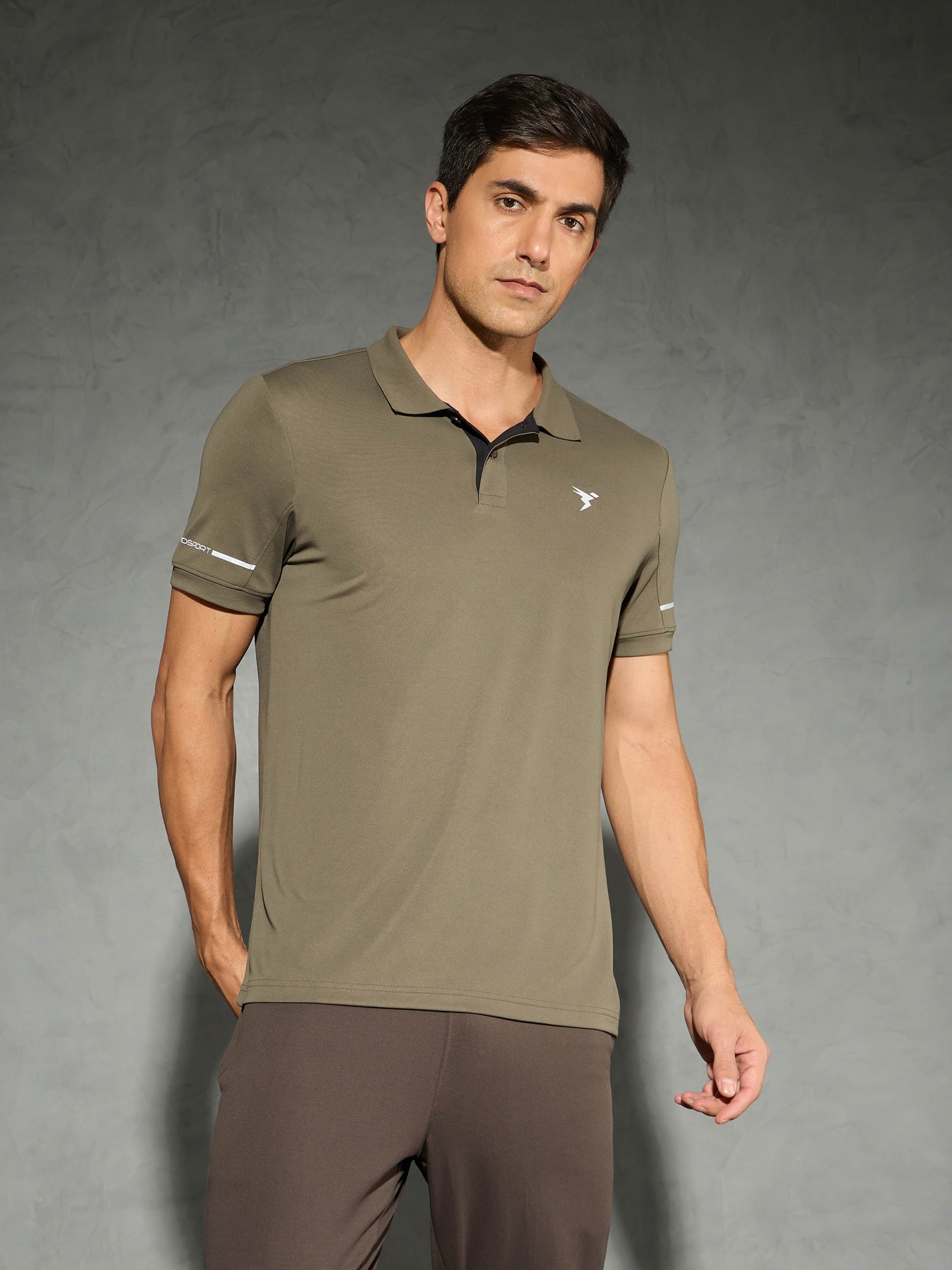 Men Slim Fit Polo T-shirt with Techno Cool+