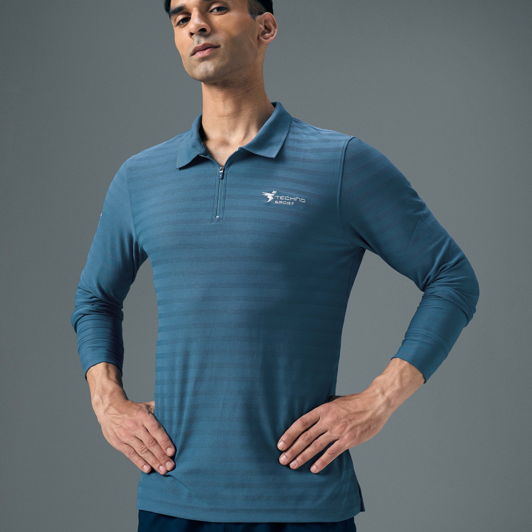 Men Solid Slim Fit Polo Sports T-shirt with MATPIQ