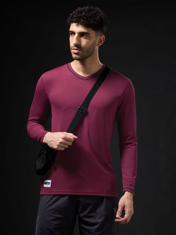 Men Solid Slim Fit V Neck Sports T-shirt with TECHNOCOOL+