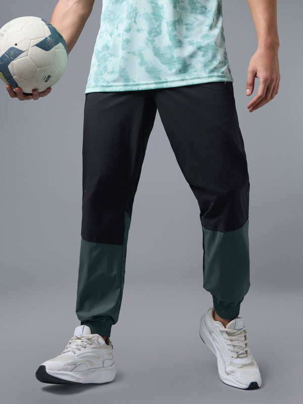 Men Colorblock Slim Fit Joggers with TECHNOLITE STRETCH