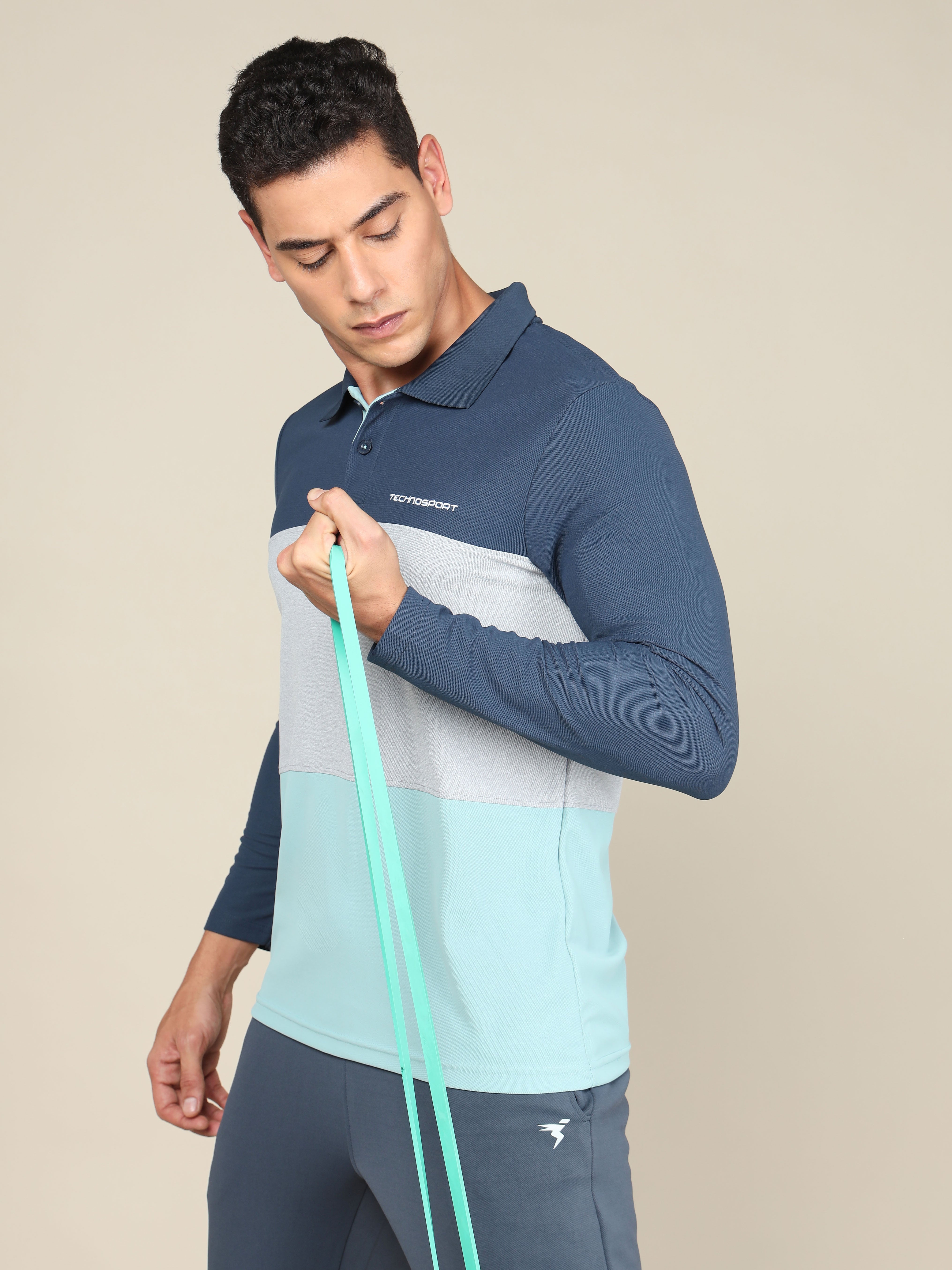 Men Solid Slim Fit Polo T-shirt with MATPIQ