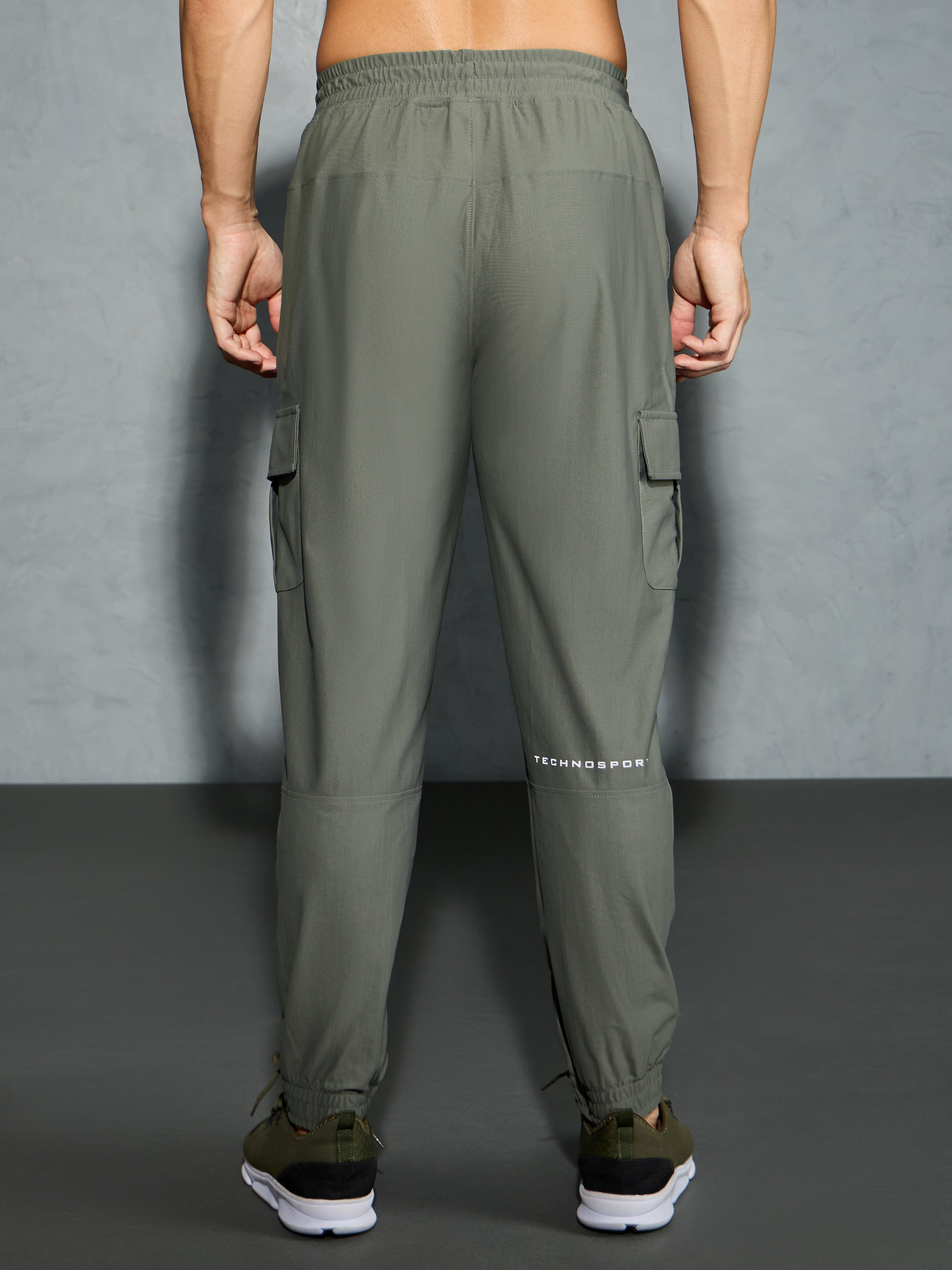 Men Relax Fit Cargo Joggers with Duracool+