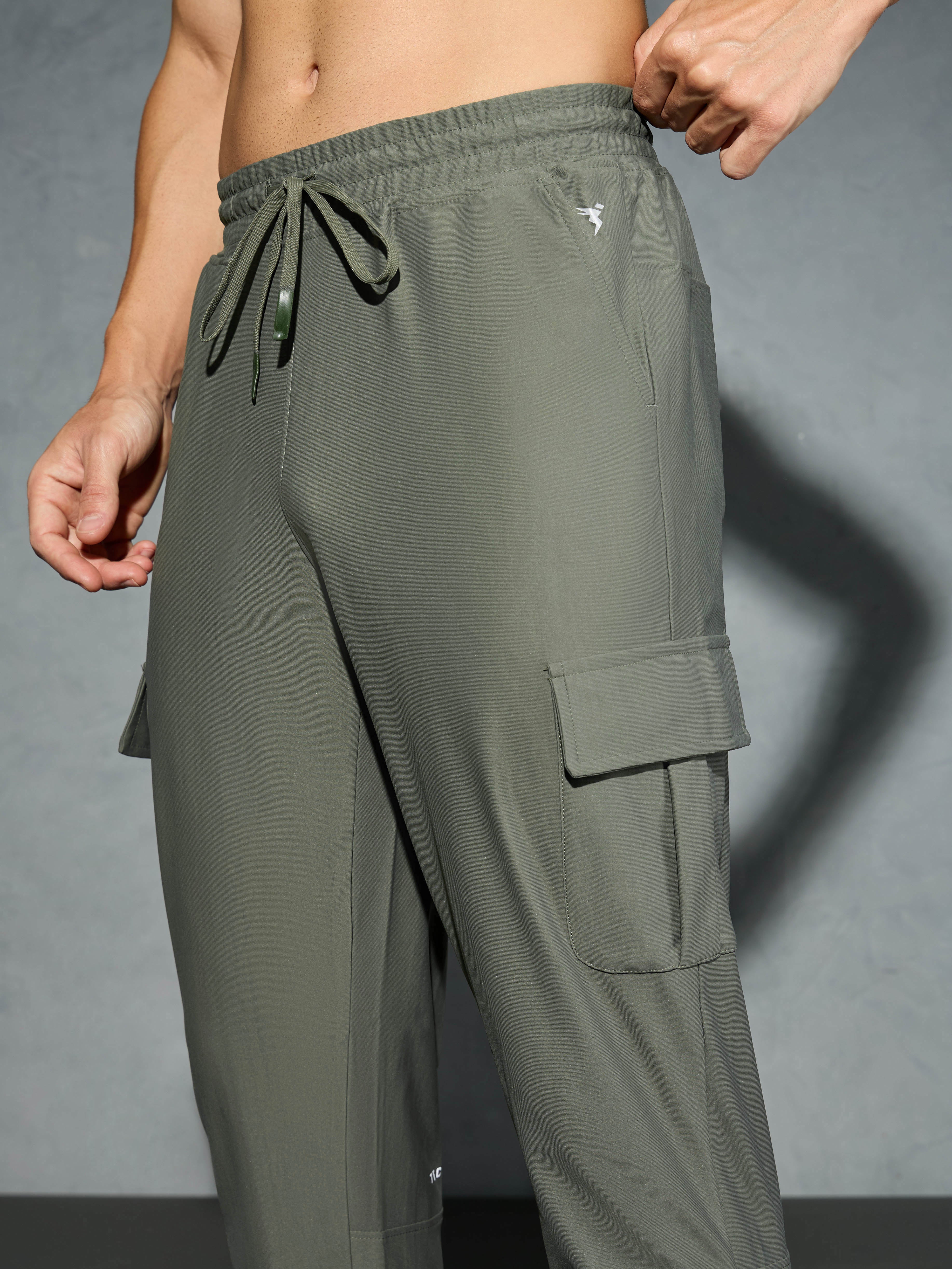 新品　BRIEFING CE MESH CARGO JOGGER PANTS M Men Relax Fit Cargo Joggers with Duracool+