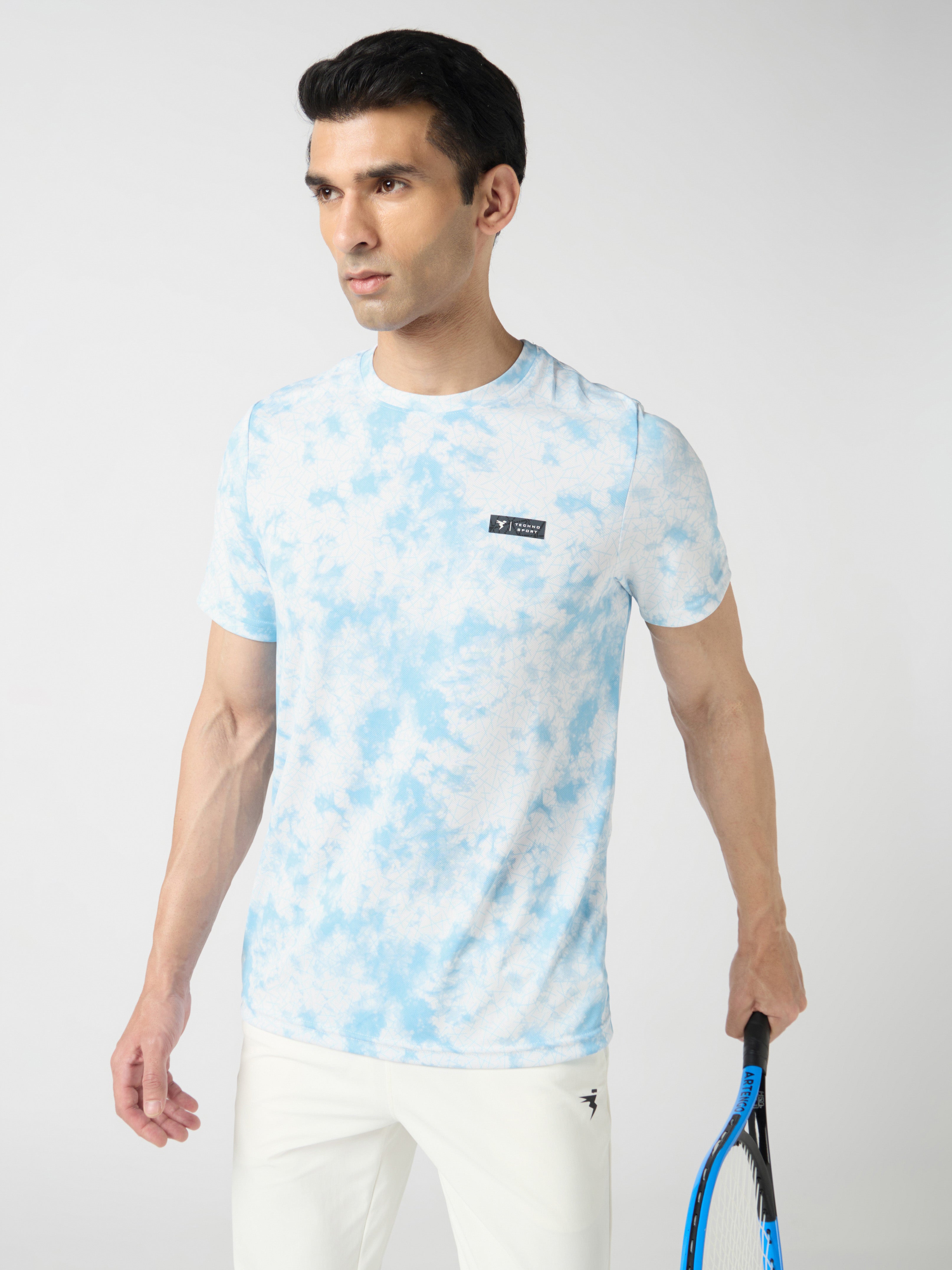 Men Abstract Print Slim Fit Crew Neck T-shirt with TECHNO COOL+