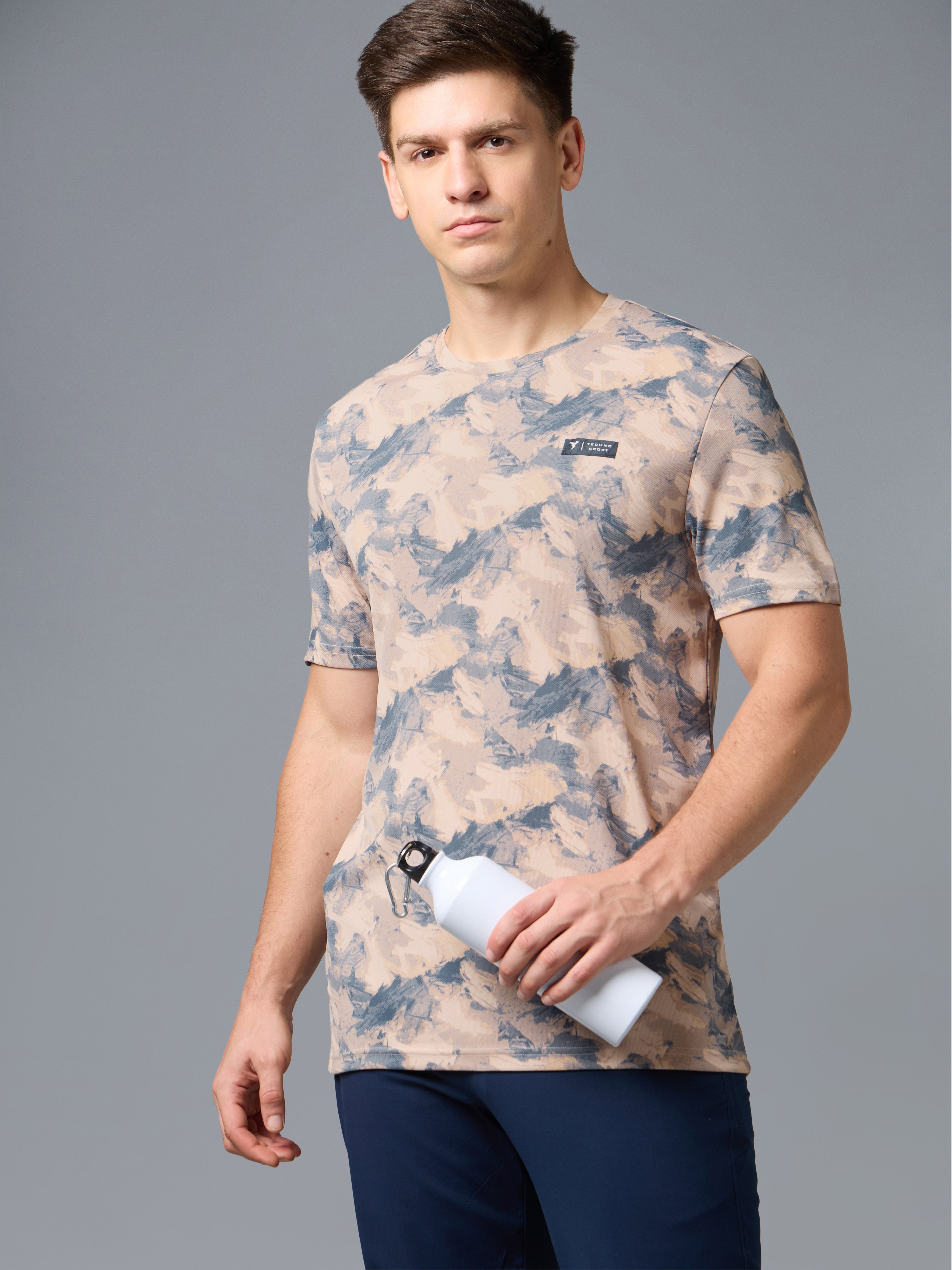 Men Abstract Print Slim Fit Crew Neck T-shirt with TECHNO COOL+