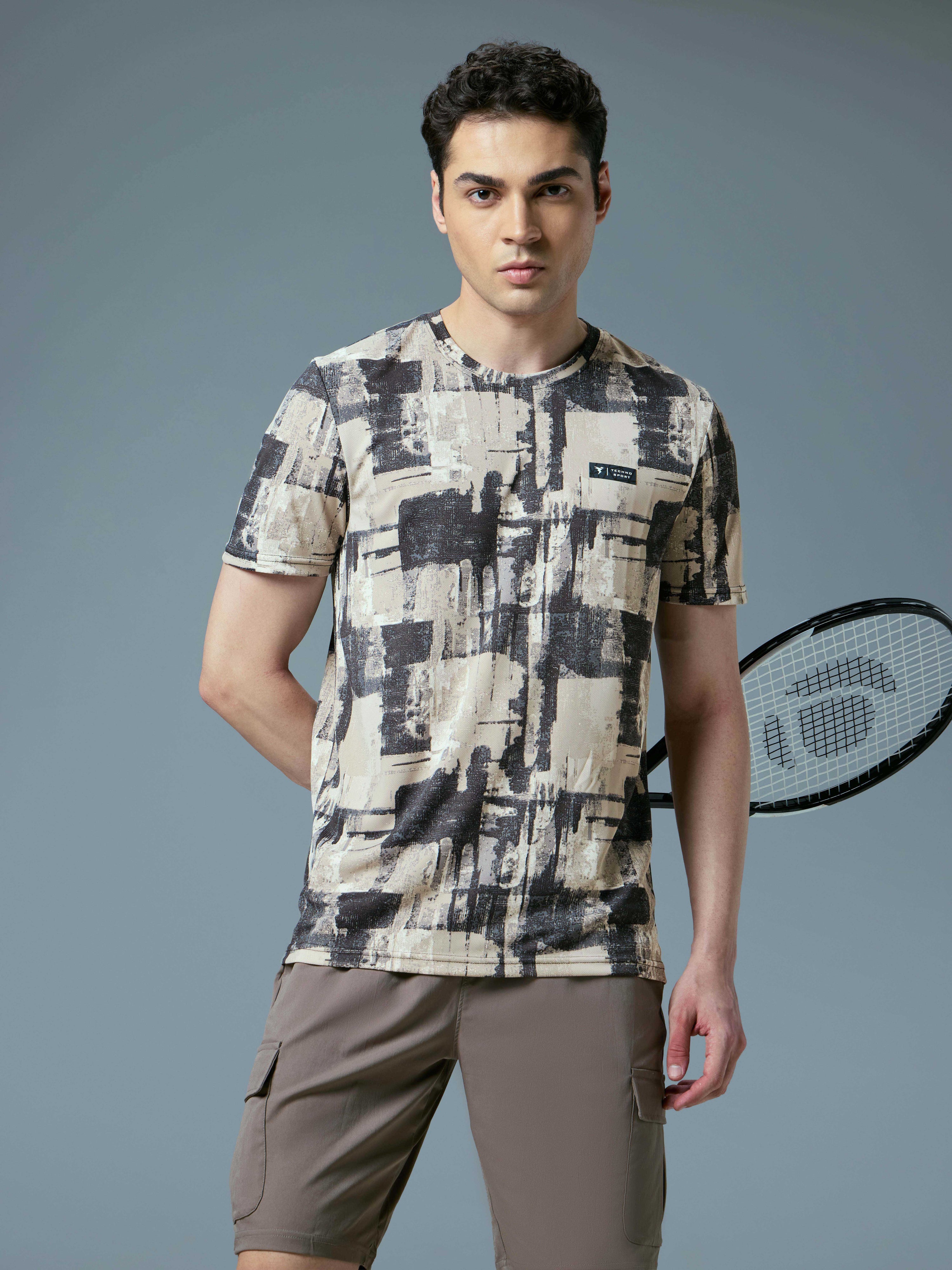 Men Abstract Print Slim Fit Crew Neck T-shirt with TECHNO COOL+