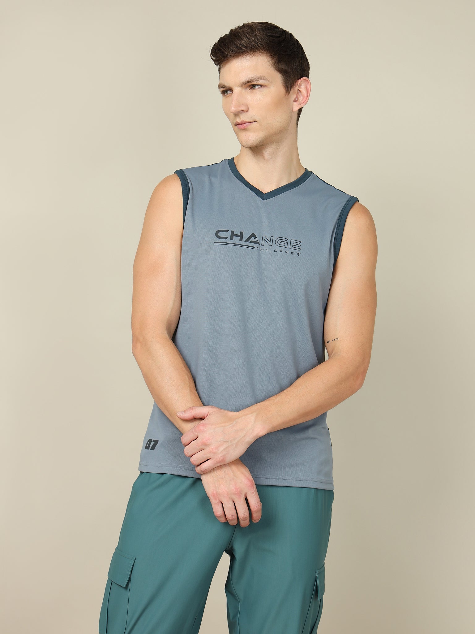 Men Solid Slim Fit V Neck Sleeveless T-shirt with TECHNO COOL +