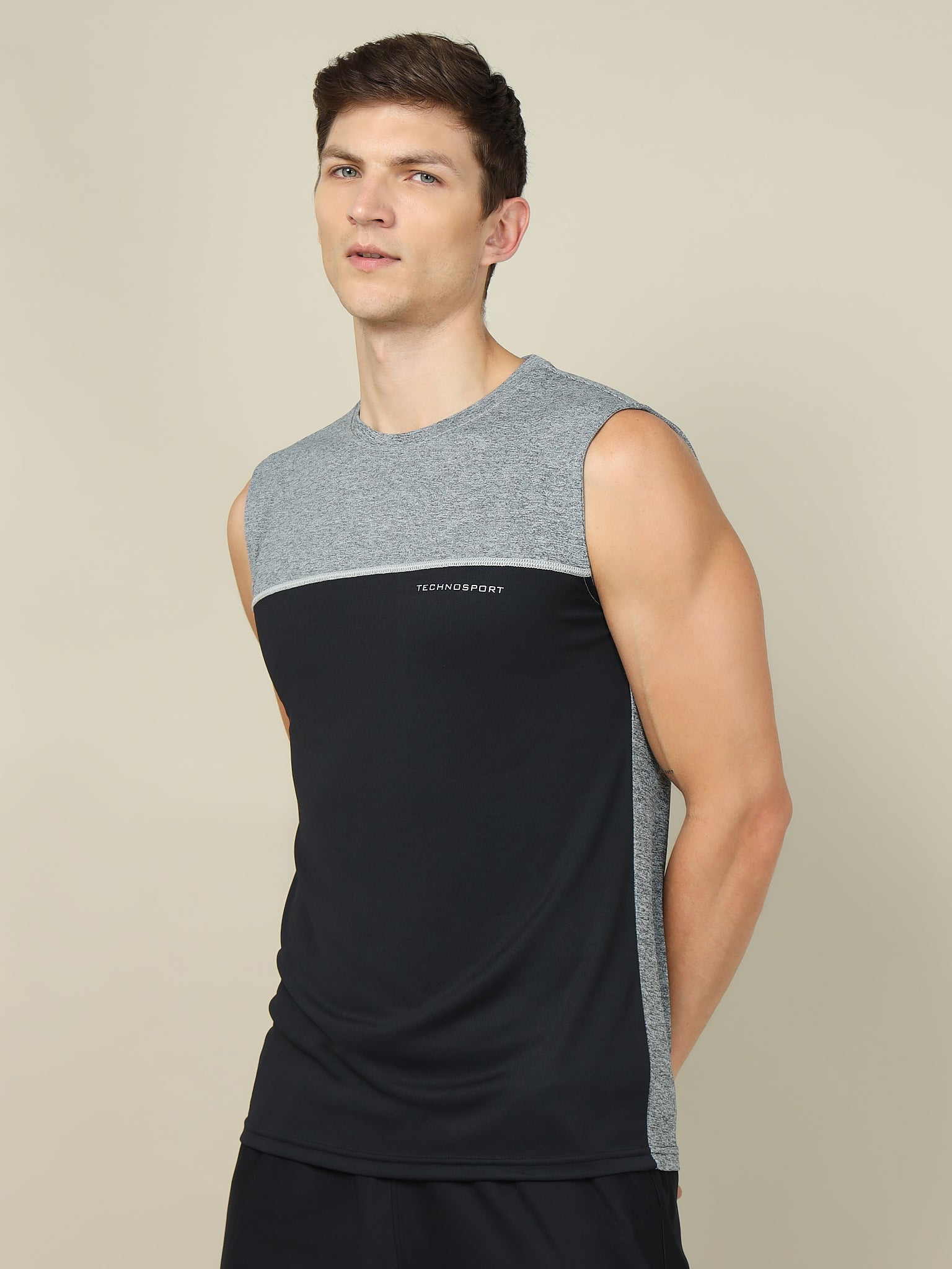 Men Colorblock Slim Fit Crew Neck Innerwear Vest with TECHNO COOL+