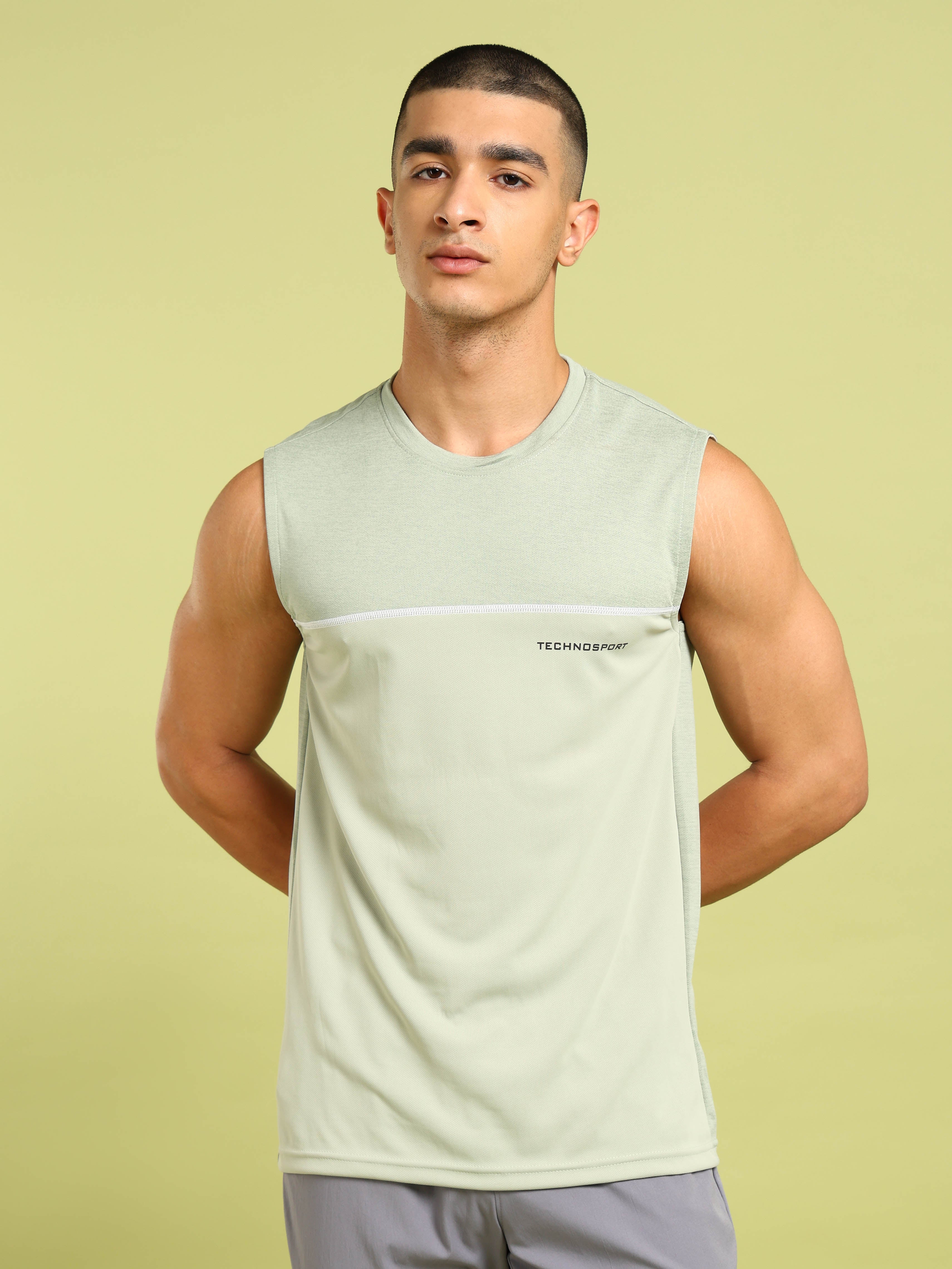 Men Colorblock Slim Fit Crew Neck Innerwear Vest with TECHNO COOL+