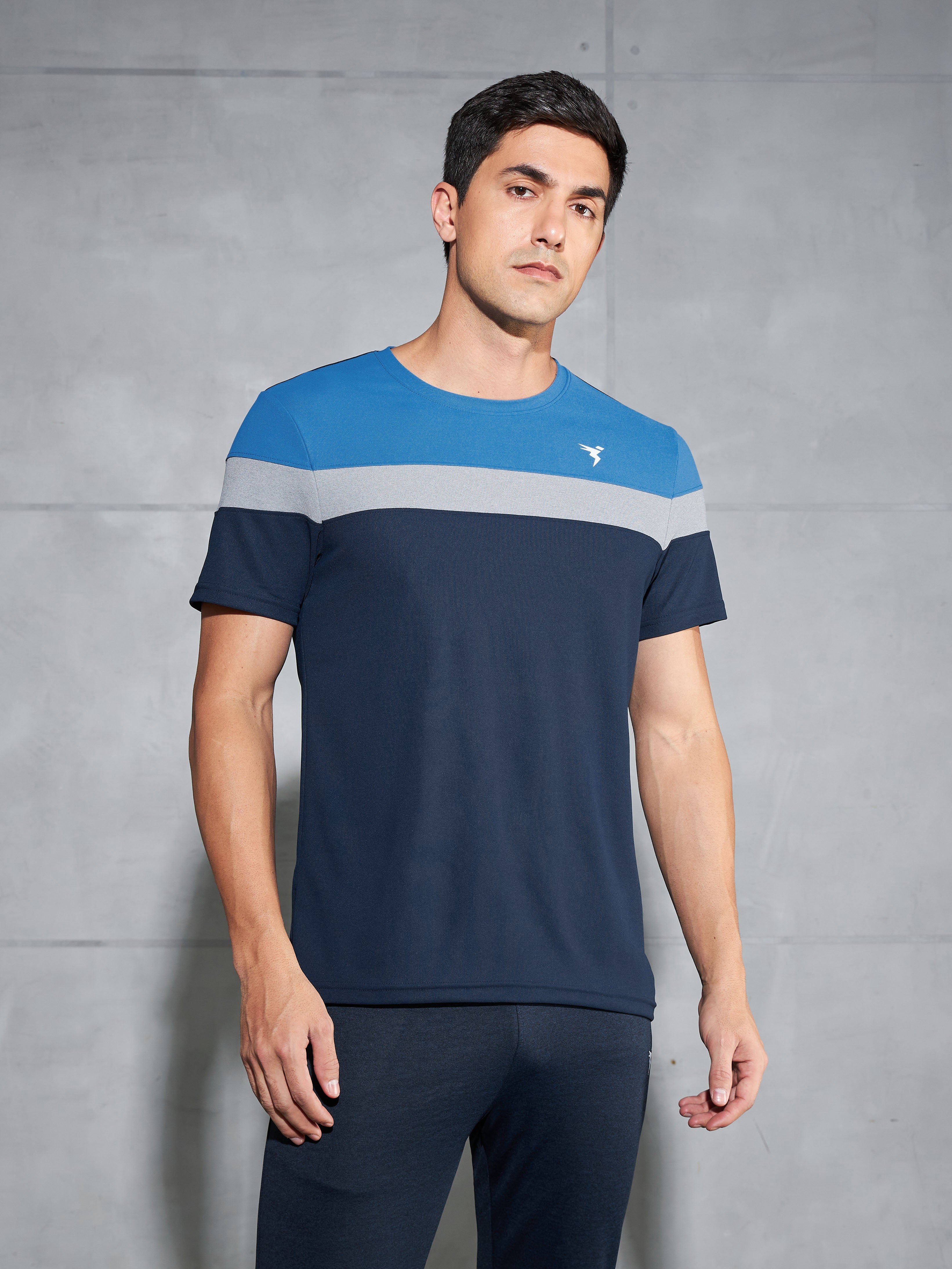 Men Colorblock Slim Fit Crew Neck T-shirt with MATPIQ