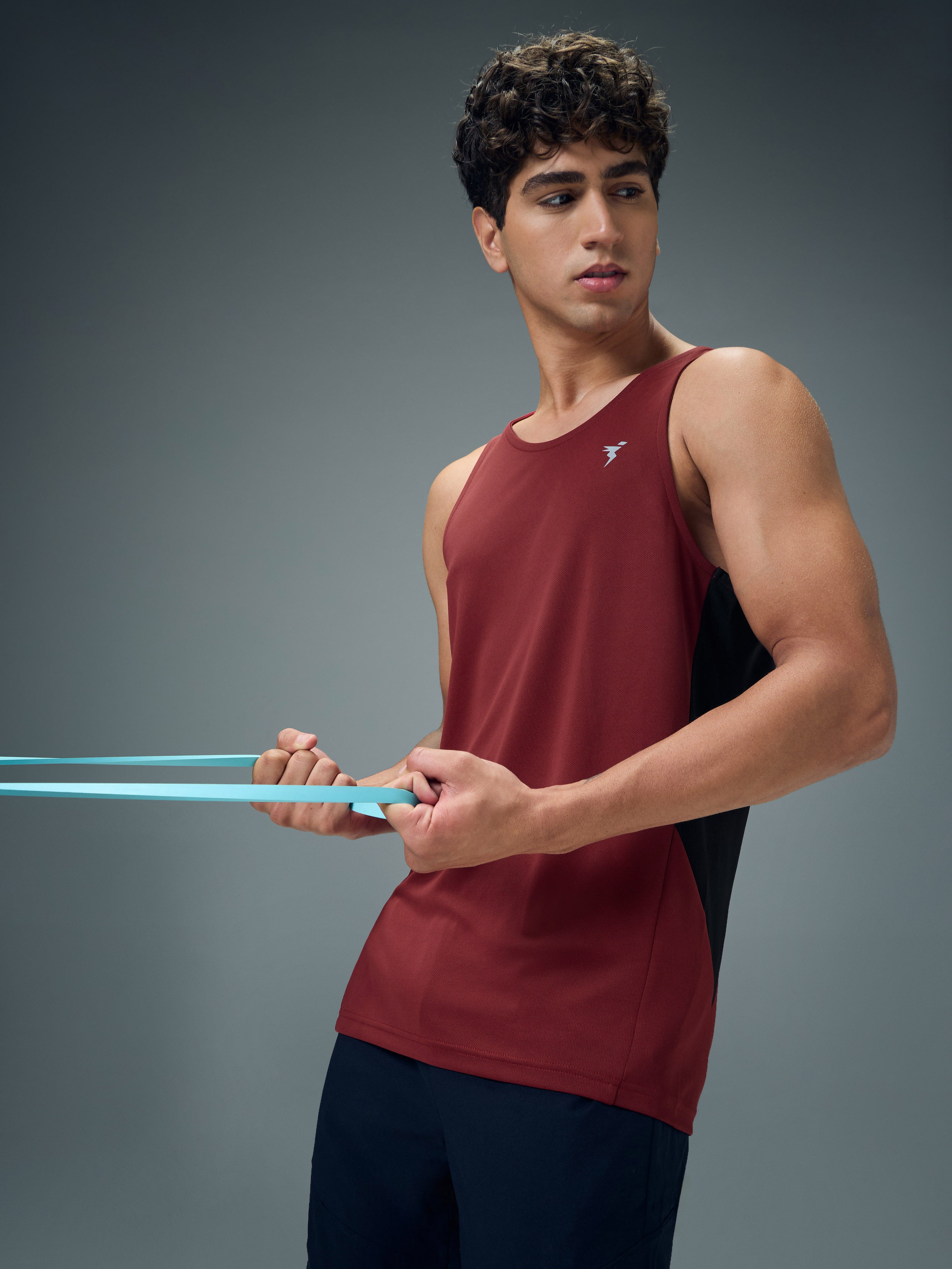 Men Solid Slim Fit Scoop Neck Sports Innerwear Vest with TECHNO COOL+