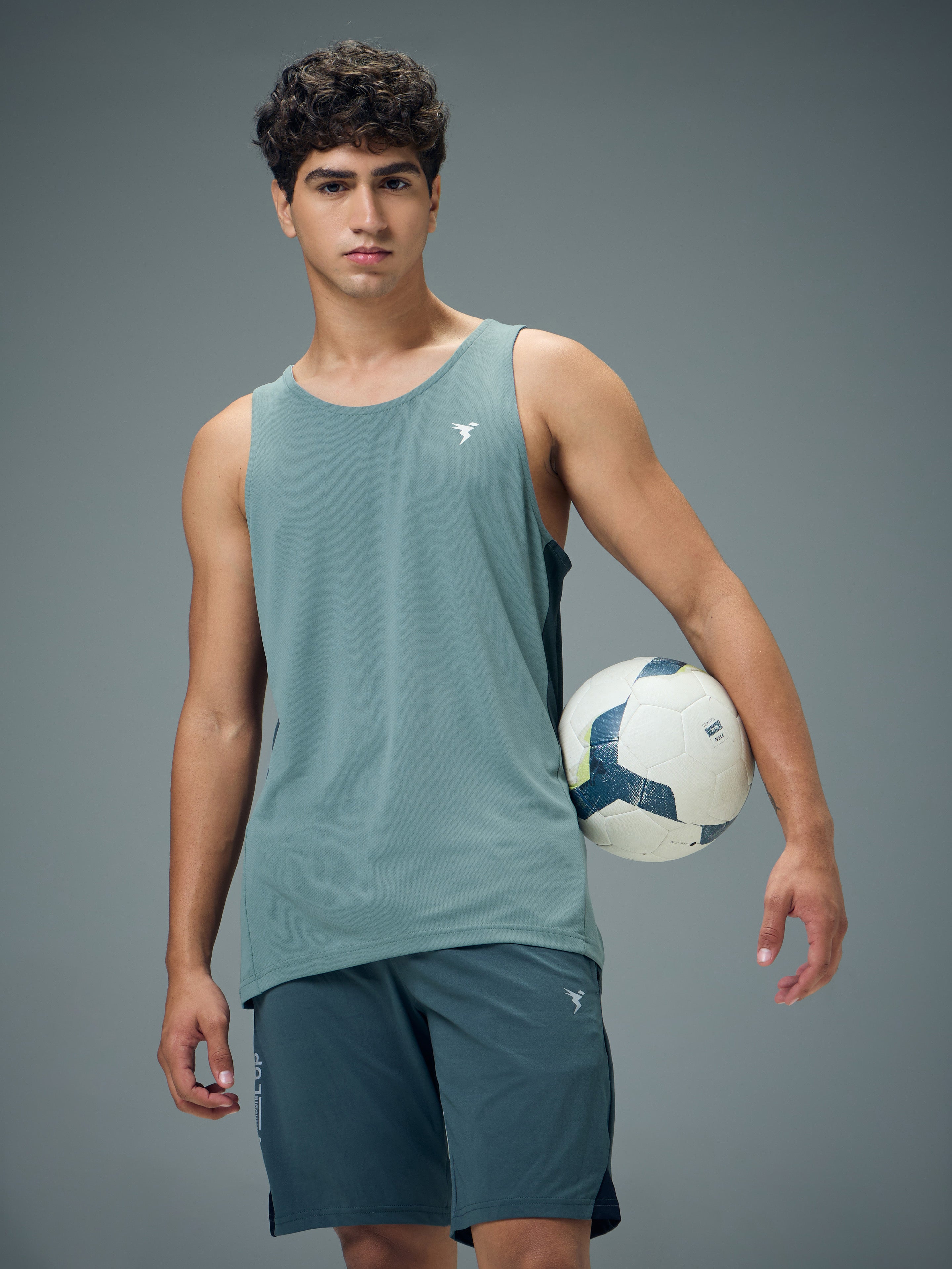 Men Solid Slim Fit Scoop Neck Sports Innerwear Vest with TECHNO COOL+