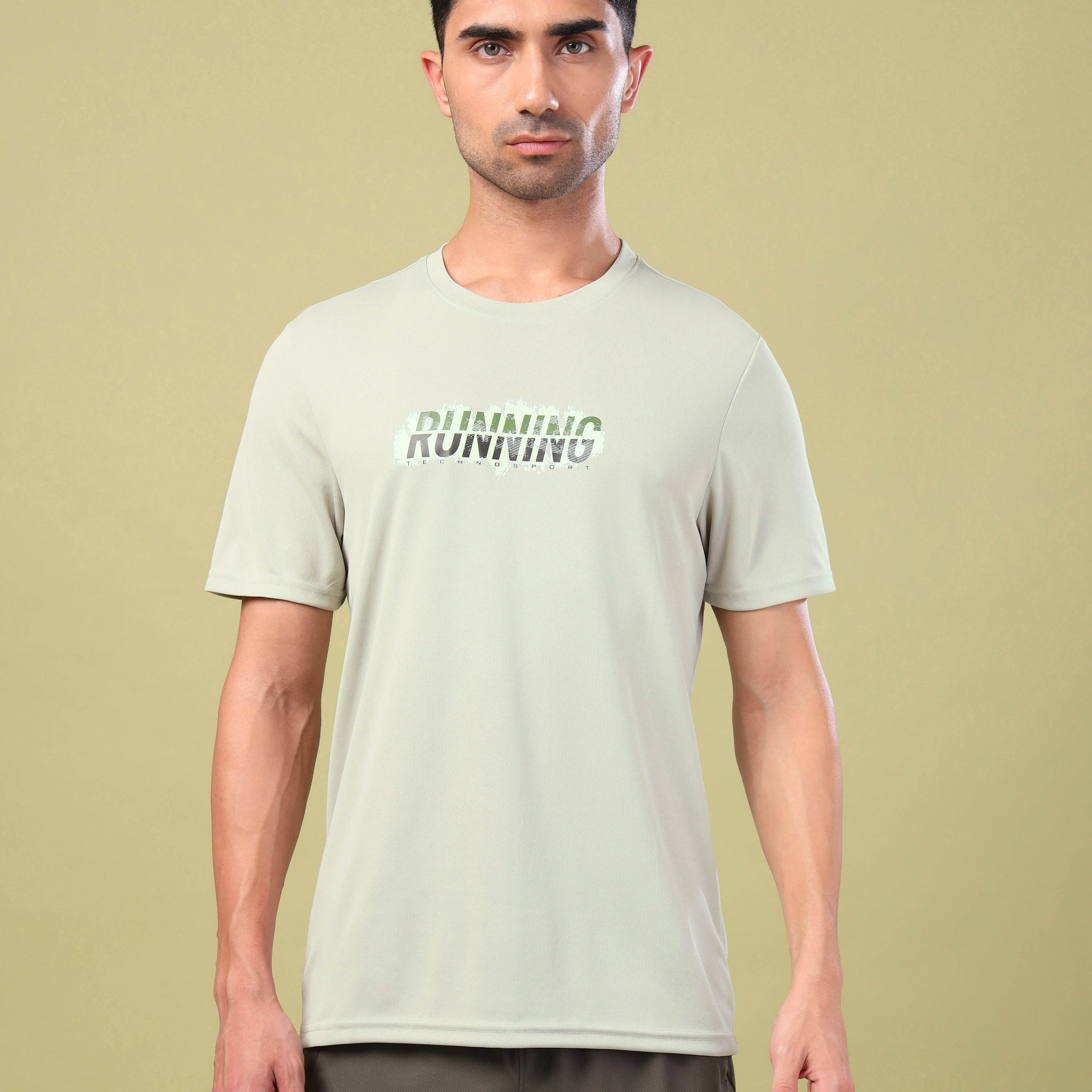 Men Printed Slim Fit Round Neck T-shirt with TECHNO COOL+