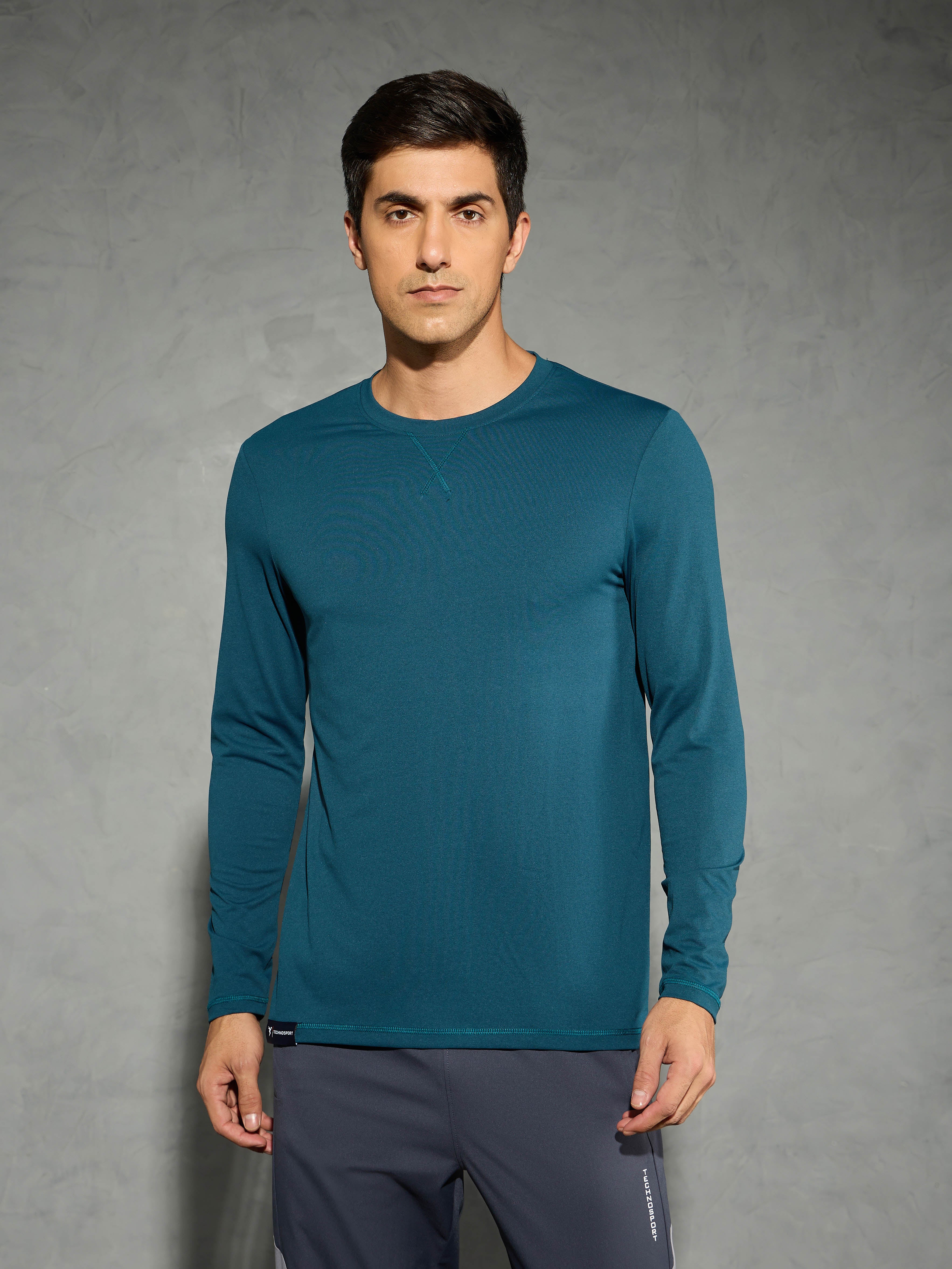 Men Solid Slim Fit Round Neck Sports T-shirt with COTFLEX