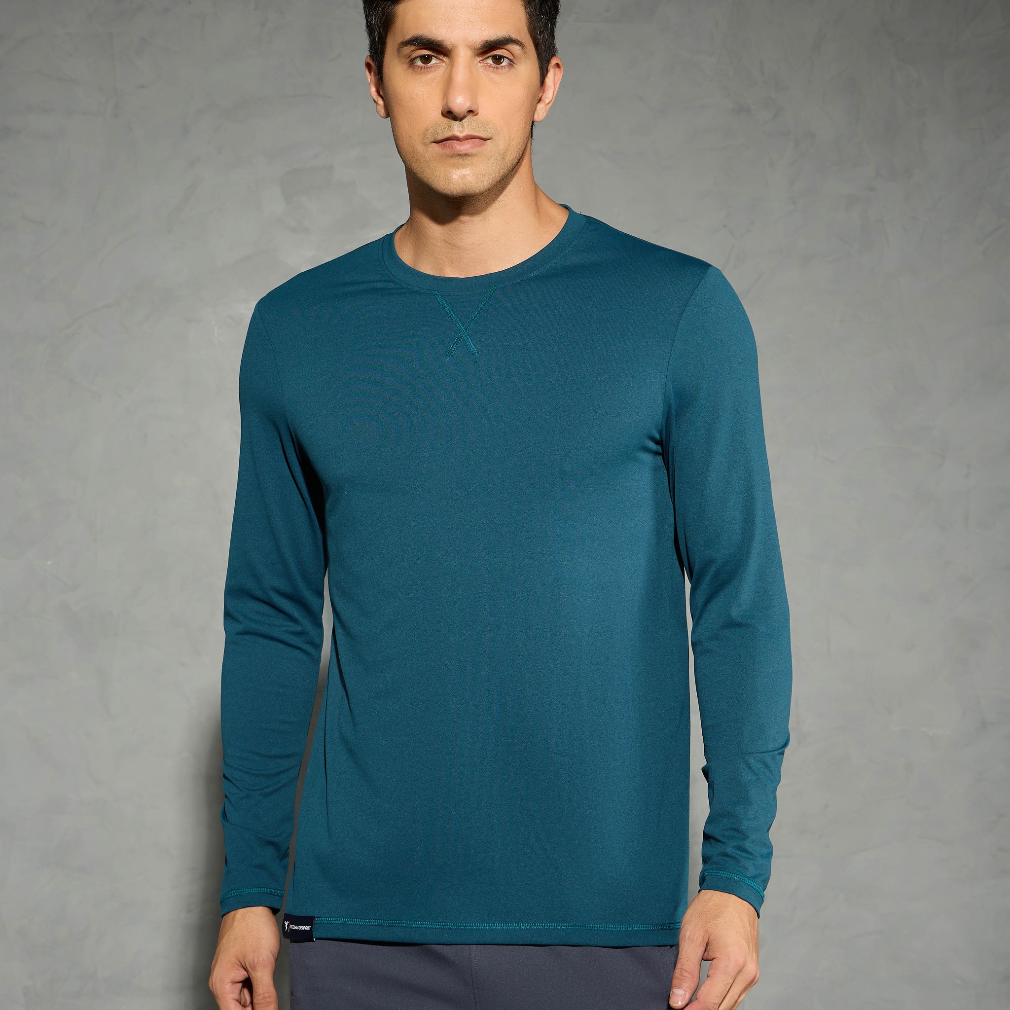 Men Solid Slim Fit Round Neck Sports T-shirt with COTFLEX