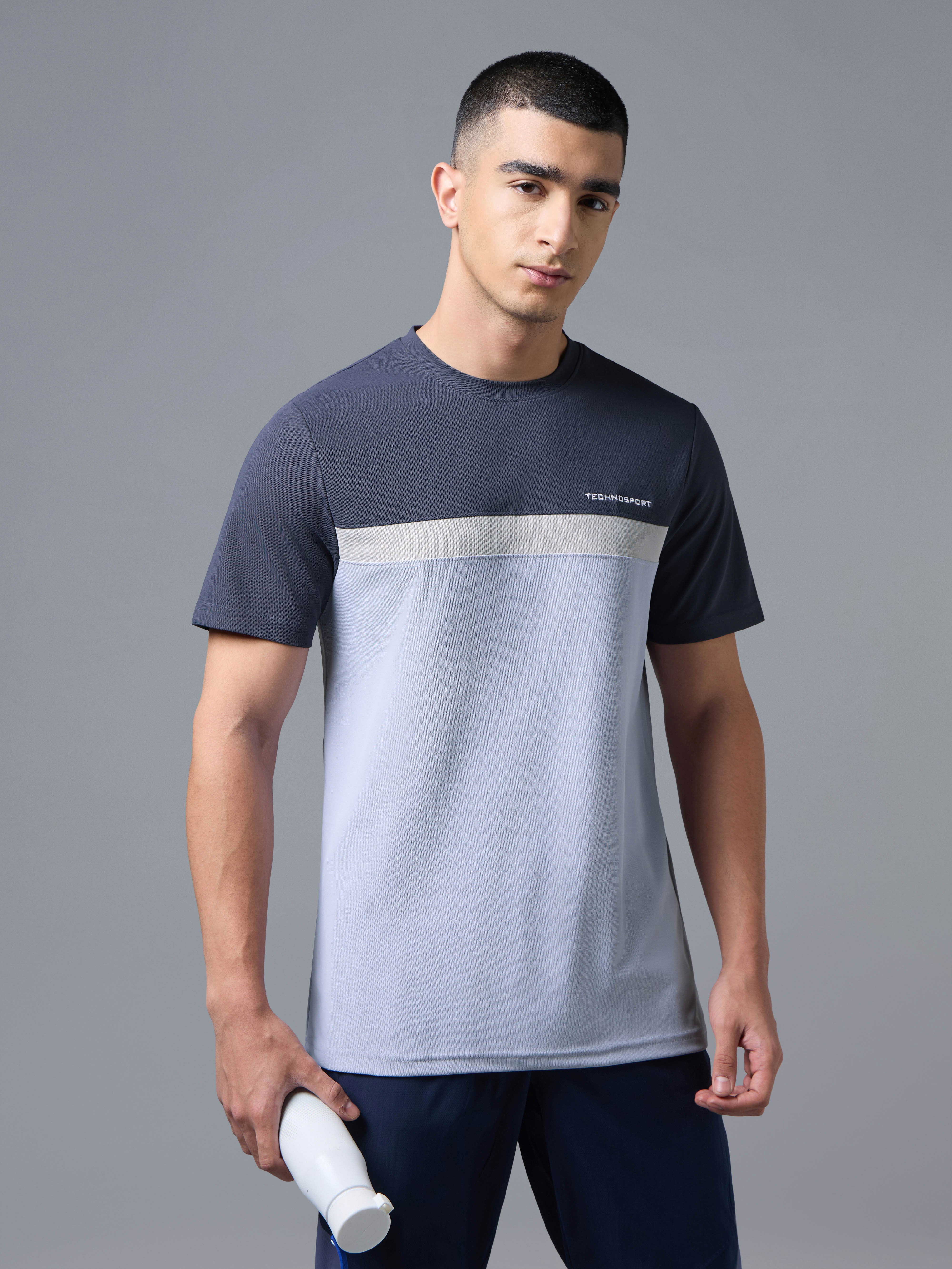 Men Colorblock Slim Fit Crew Neck T-shirt with MATPIQ